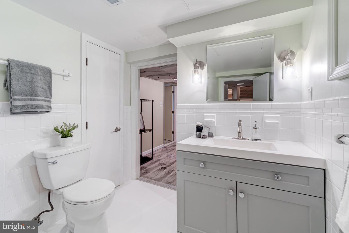 5101 27TH ST N, ARLINGTON, Virginia 22207, 7 Bedrooms Bedrooms, ,5 BathroomsBathrooms,Residential,For sale,5101 27TH ST N,VAAR2060938 MLS # VAAR2060938