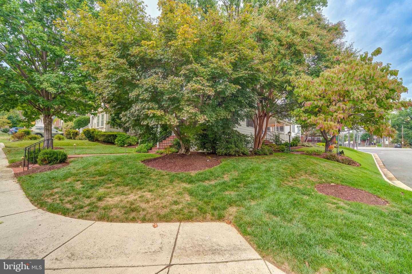 5101 27TH ST N, ARLINGTON, Virginia 22207, 7 Bedrooms Bedrooms, ,5 BathroomsBathrooms,Residential,For sale,5101 27TH ST N,VAAR2060938 MLS # VAAR2060938