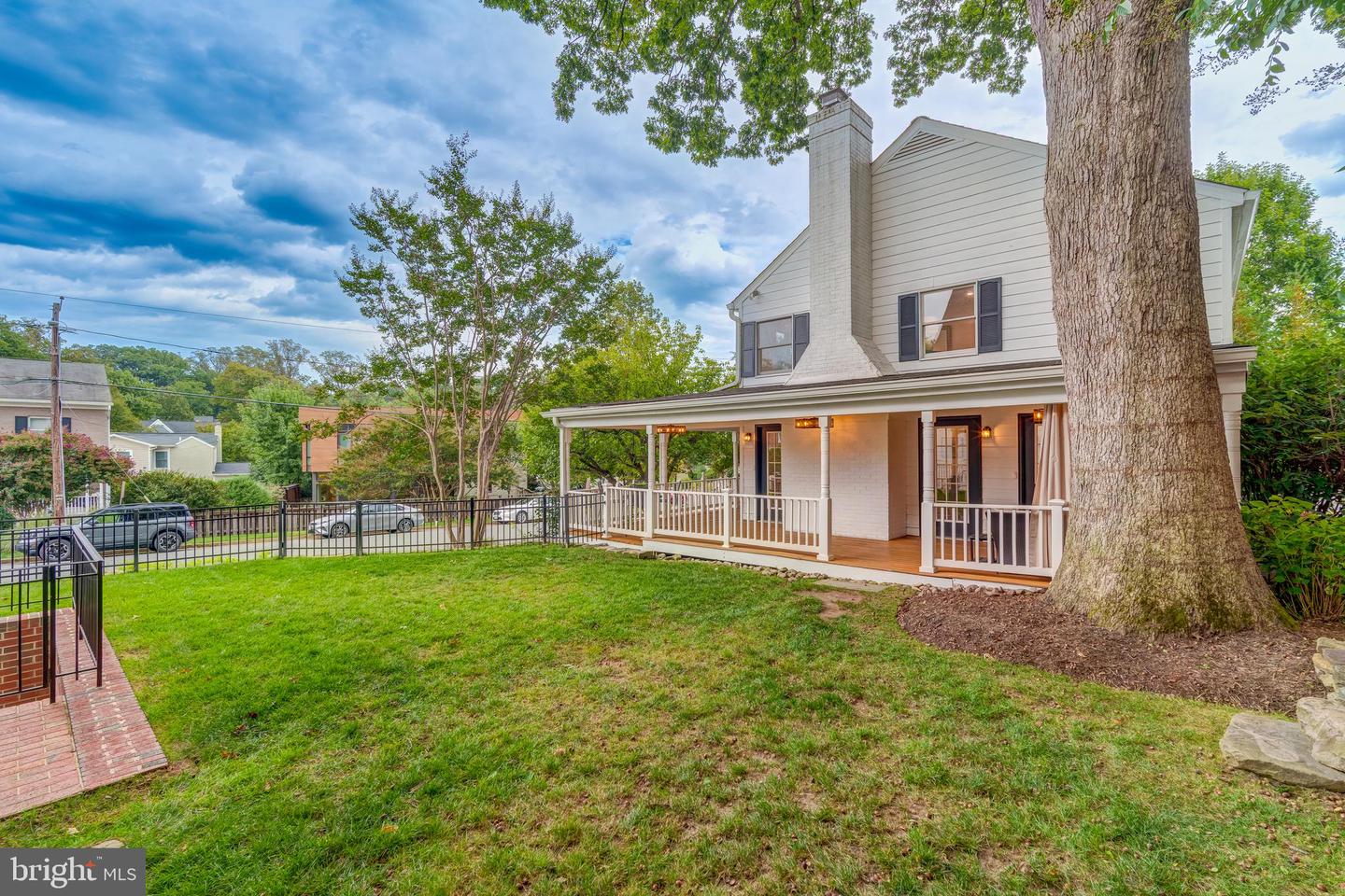 5101 27TH ST N, ARLINGTON, Virginia 22207, 7 Bedrooms Bedrooms, ,5 BathroomsBathrooms,Residential,For sale,5101 27TH ST N,VAAR2060938 MLS # VAAR2060938