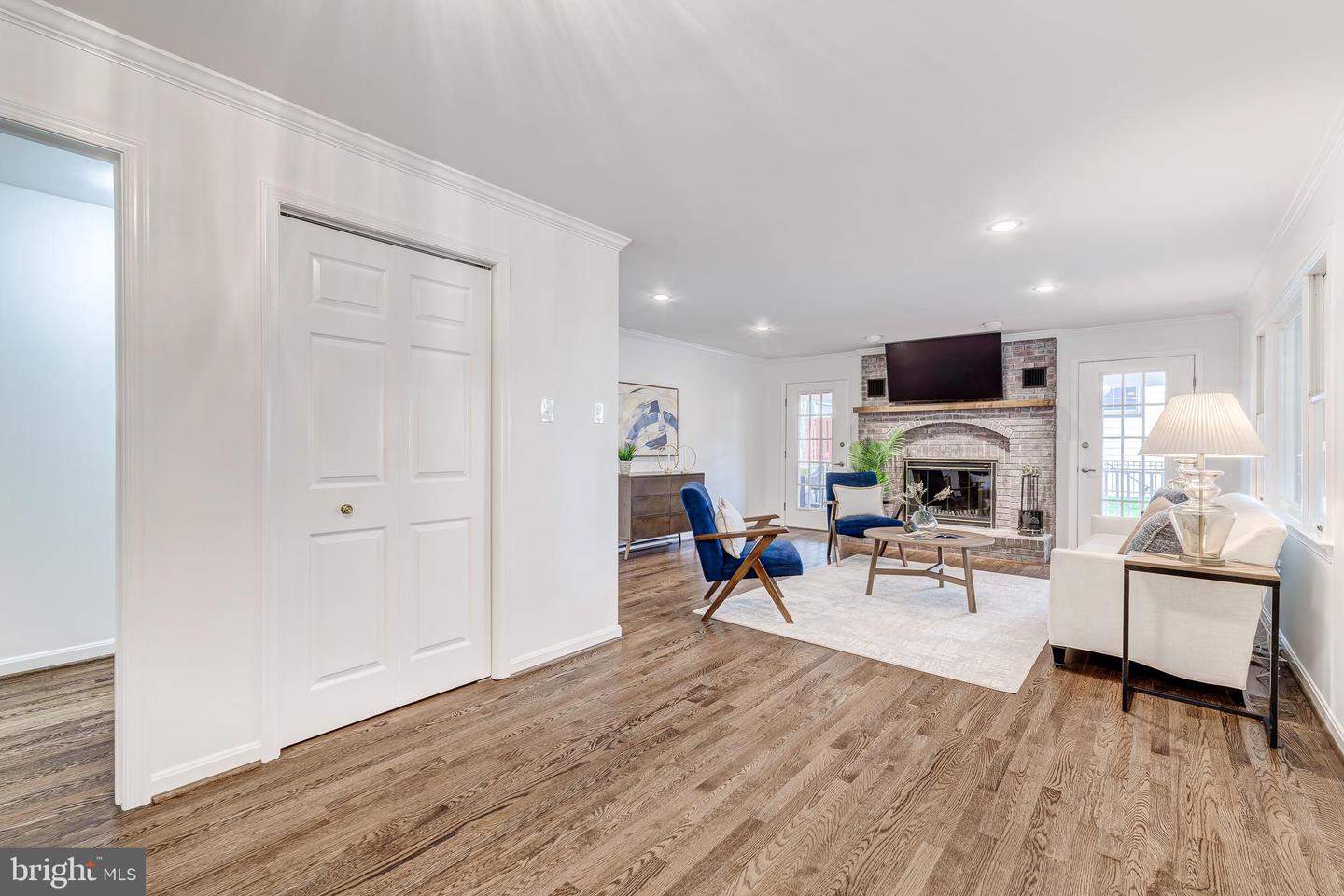 5101 27TH ST N, ARLINGTON, Virginia 22207, 7 Bedrooms Bedrooms, ,5 BathroomsBathrooms,Residential,For sale,5101 27TH ST N,VAAR2060938 MLS # VAAR2060938