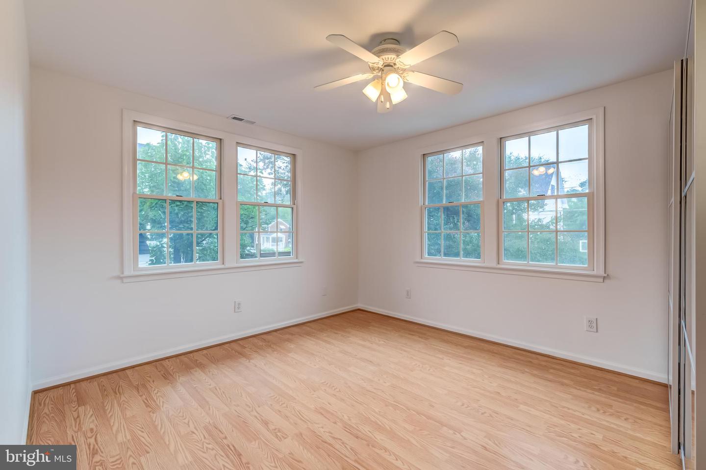 5101 27TH ST N, ARLINGTON, Virginia 22207, 7 Bedrooms Bedrooms, ,5 BathroomsBathrooms,Residential,For sale,5101 27TH ST N,VAAR2060938 MLS # VAAR2060938