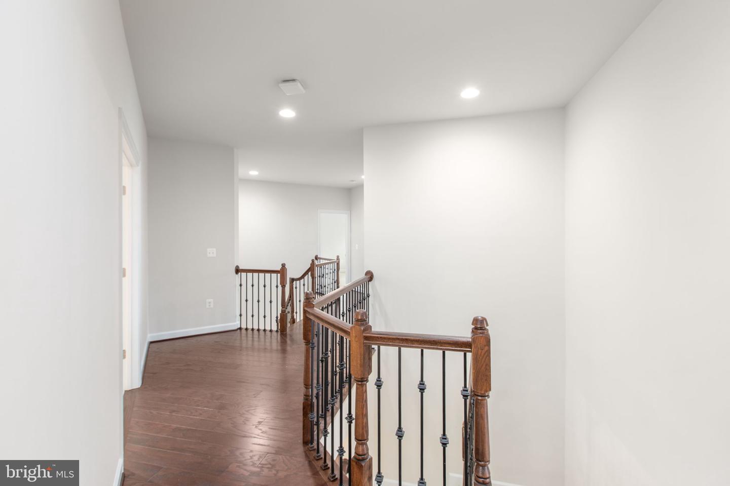 12116 HICKORY FALLS CT, WOODBRIDGE, Virginia 22192, 6 Bedrooms Bedrooms, ,5 BathroomsBathrooms,Residential,For sale,12116 HICKORY FALLS CT,VAPW2100886 MLS # VAPW2100886