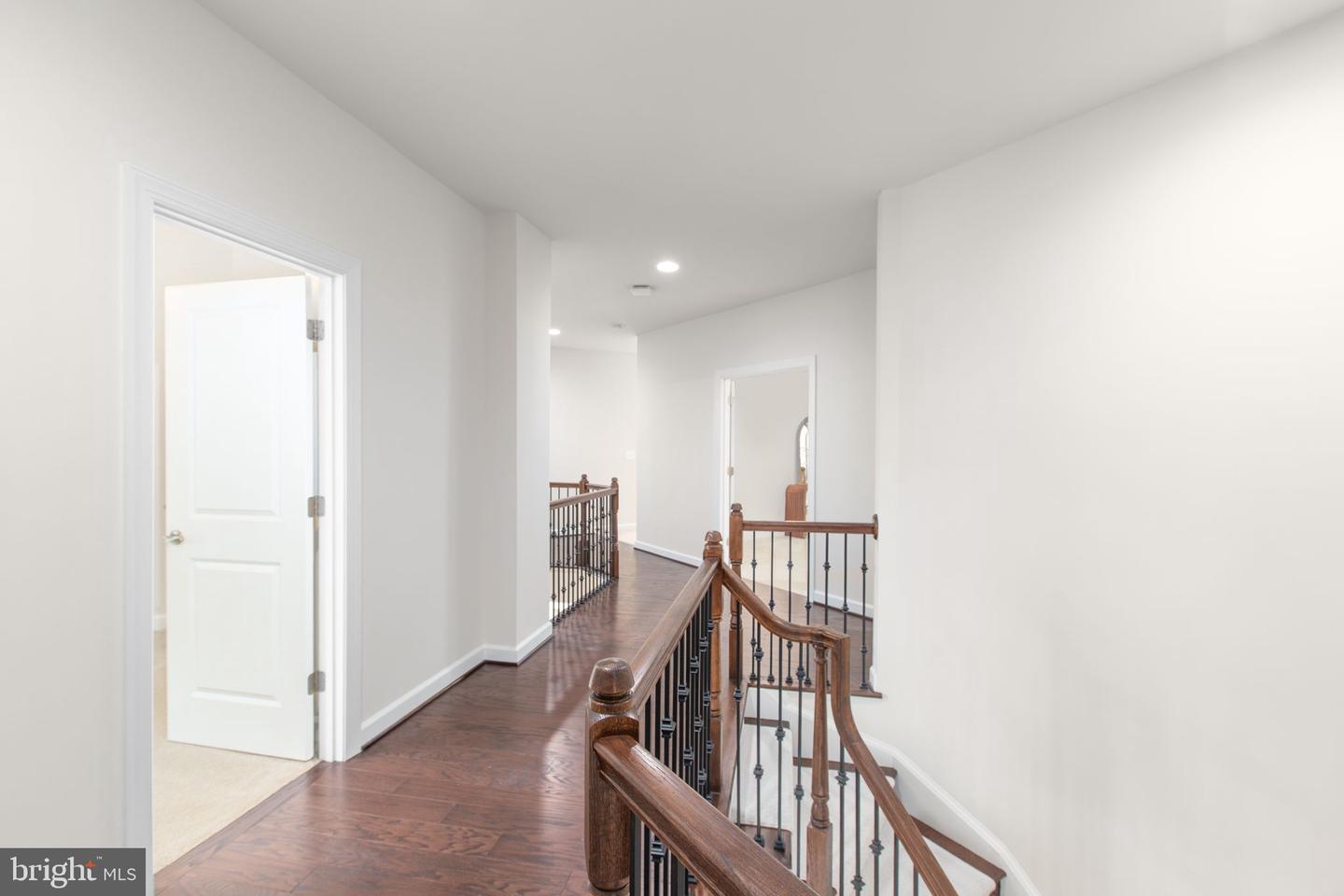 12116 HICKORY FALLS CT, WOODBRIDGE, Virginia 22192, 6 Bedrooms Bedrooms, ,5 BathroomsBathrooms,Residential,For sale,12116 HICKORY FALLS CT,VAPW2100886 MLS # VAPW2100886
