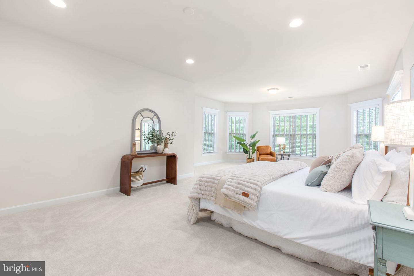 12116 HICKORY FALLS CT, WOODBRIDGE, Virginia 22192, 6 Bedrooms Bedrooms, ,5 BathroomsBathrooms,Residential,For sale,12116 HICKORY FALLS CT,VAPW2100886 MLS # VAPW2100886