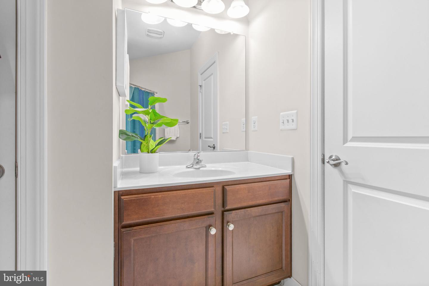 12116 HICKORY FALLS CT, WOODBRIDGE, Virginia 22192, 6 Bedrooms Bedrooms, ,5 BathroomsBathrooms,Residential,For sale,12116 HICKORY FALLS CT,VAPW2100886 MLS # VAPW2100886