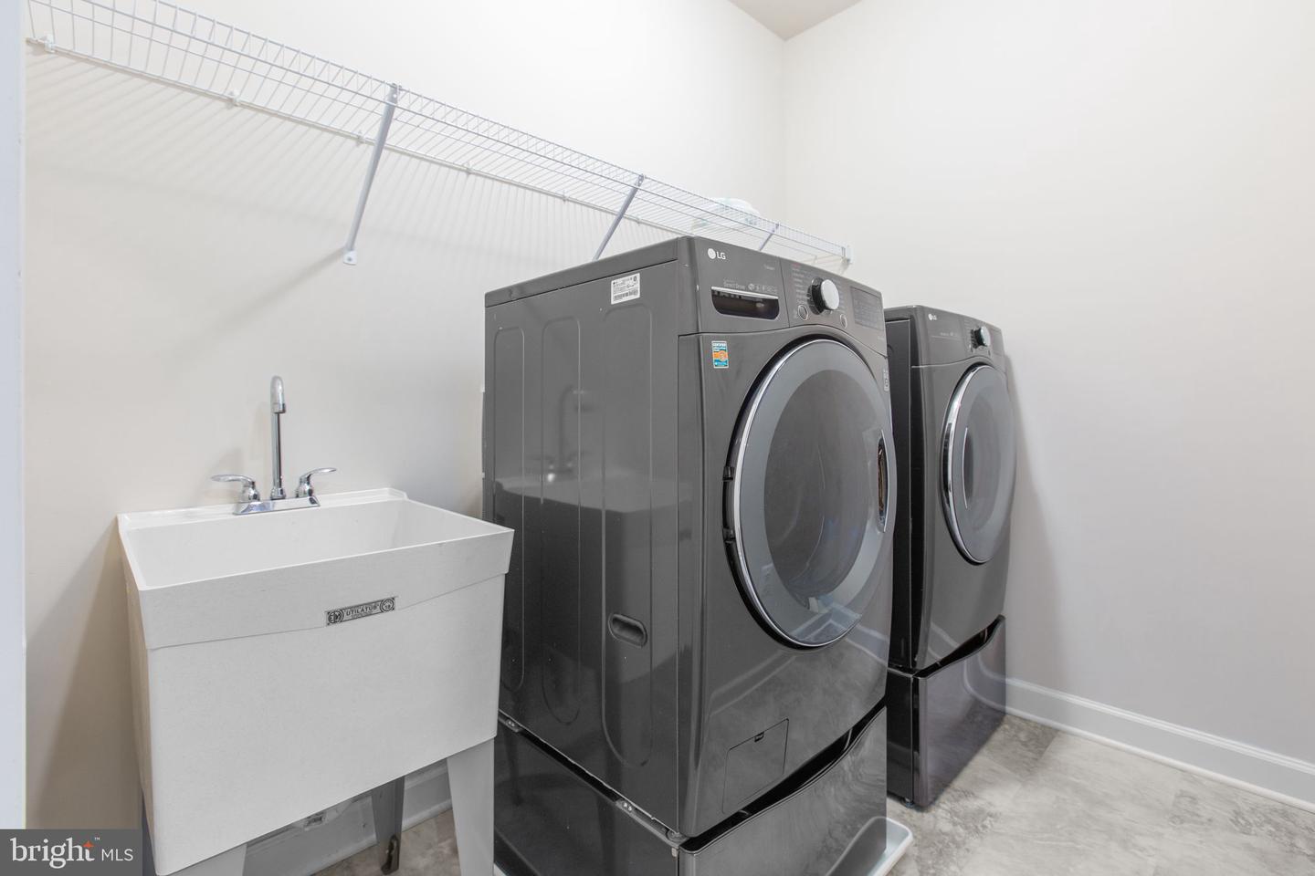12116 HICKORY FALLS CT, WOODBRIDGE, Virginia 22192, 6 Bedrooms Bedrooms, ,5 BathroomsBathrooms,Residential,For sale,12116 HICKORY FALLS CT,VAPW2100886 MLS # VAPW2100886