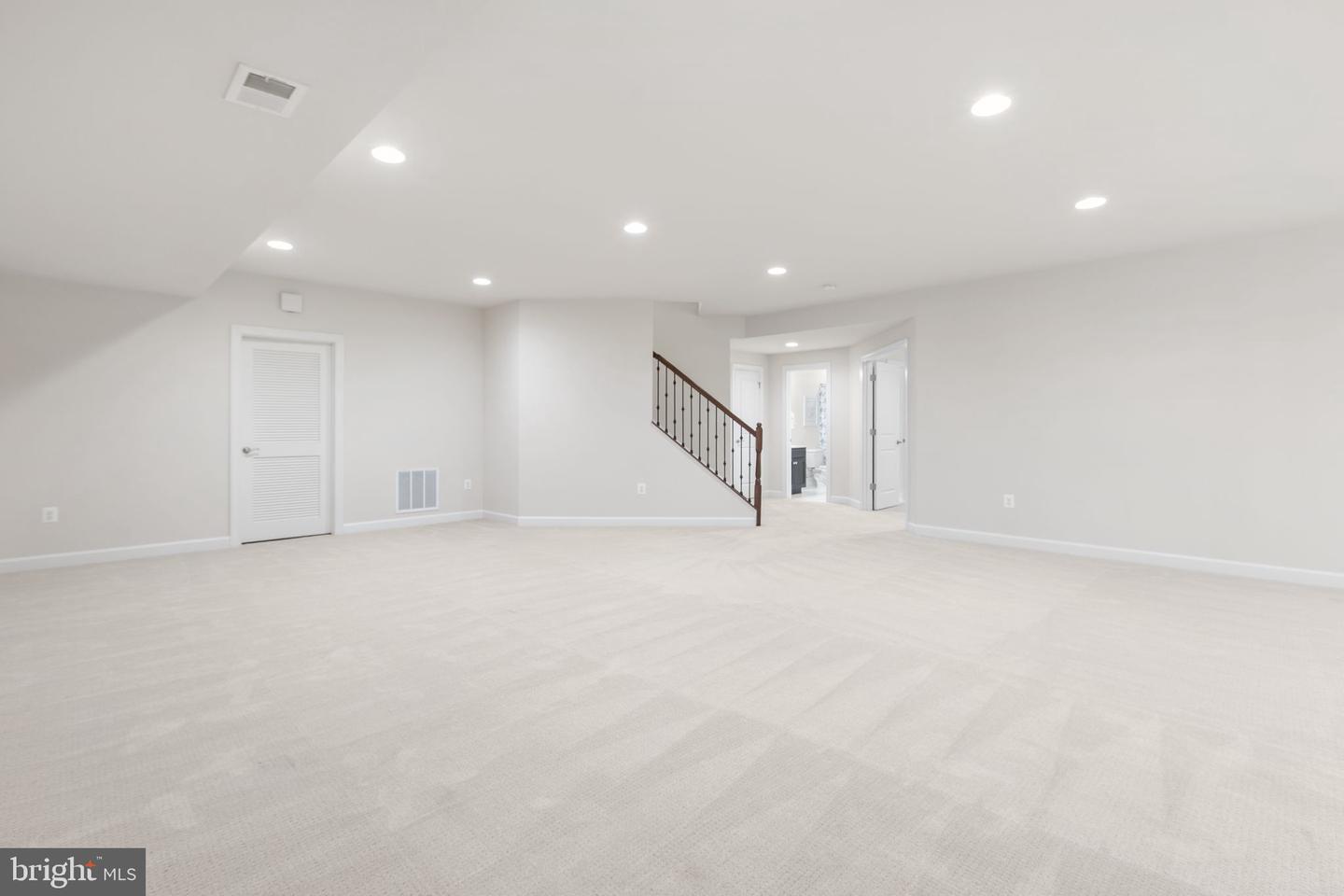 12116 HICKORY FALLS CT, WOODBRIDGE, Virginia 22192, 6 Bedrooms Bedrooms, ,5 BathroomsBathrooms,Residential,For sale,12116 HICKORY FALLS CT,VAPW2100886 MLS # VAPW2100886