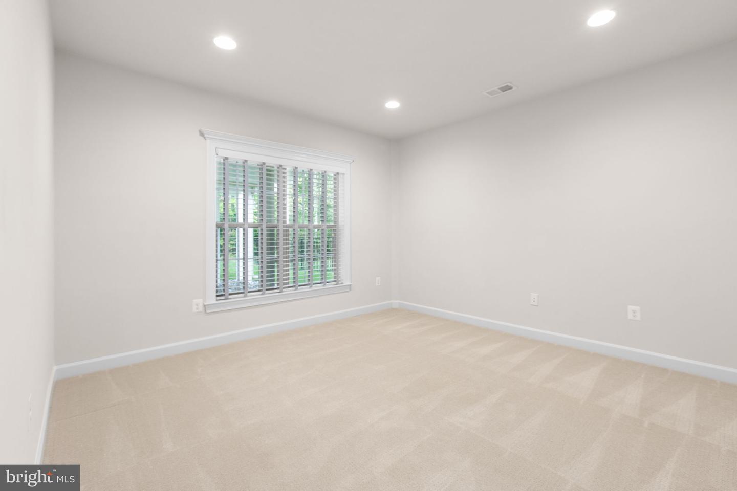 12116 HICKORY FALLS CT, WOODBRIDGE, Virginia 22192, 6 Bedrooms Bedrooms, ,5 BathroomsBathrooms,Residential,For sale,12116 HICKORY FALLS CT,VAPW2100886 MLS # VAPW2100886