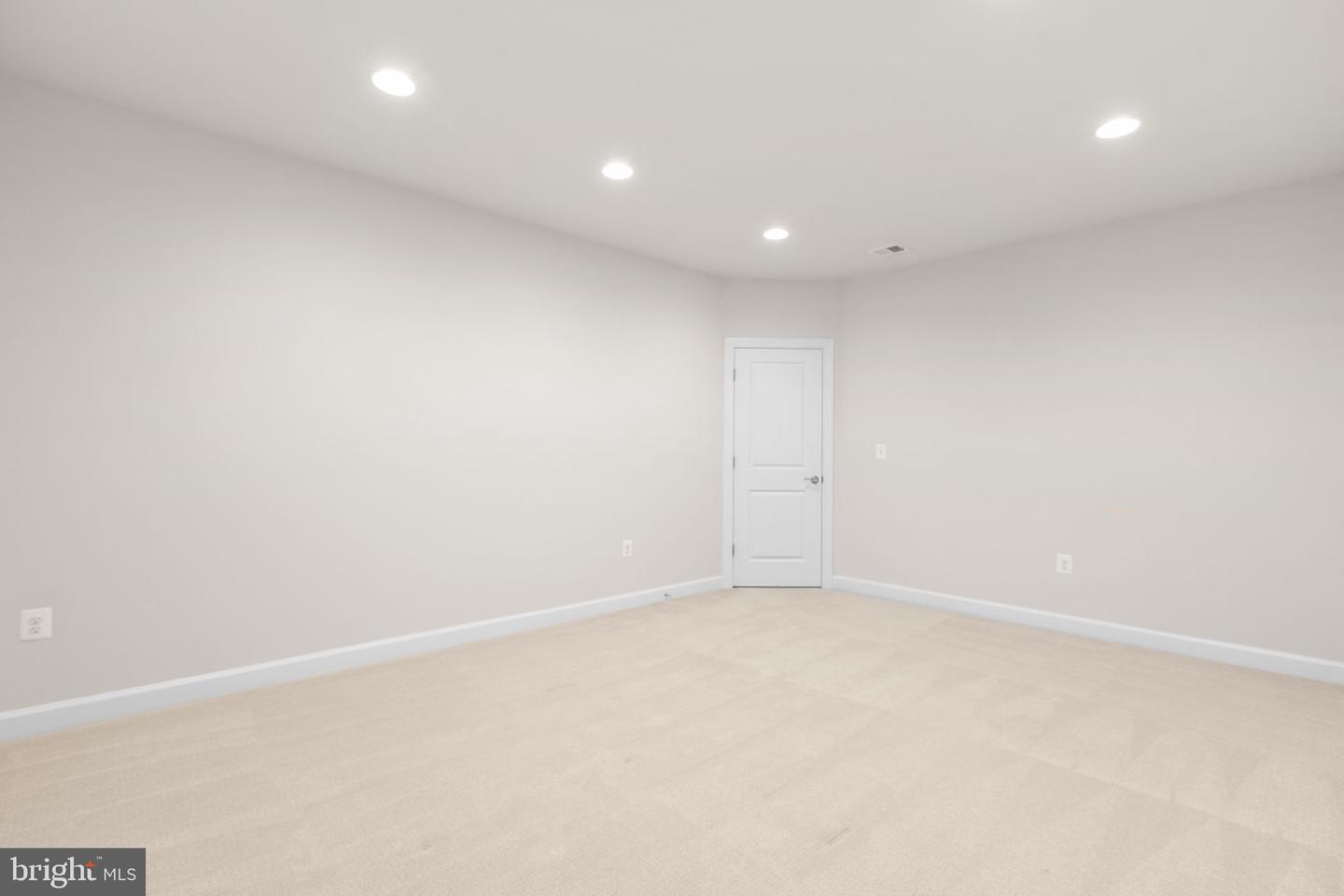 12116 HICKORY FALLS CT, WOODBRIDGE, Virginia 22192, 6 Bedrooms Bedrooms, ,5 BathroomsBathrooms,Residential,For sale,12116 HICKORY FALLS CT,VAPW2100886 MLS # VAPW2100886