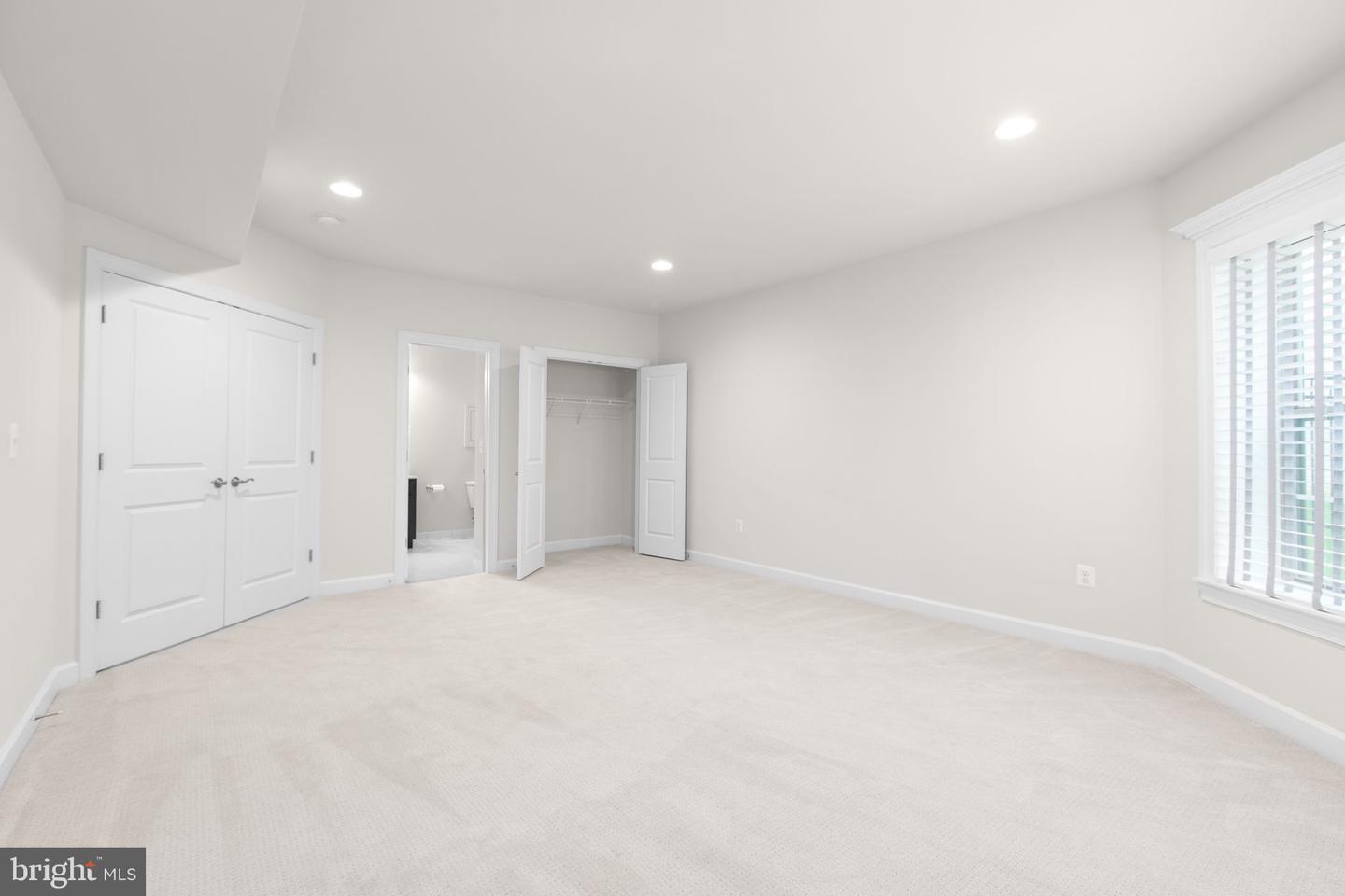 12116 HICKORY FALLS CT, WOODBRIDGE, Virginia 22192, 6 Bedrooms Bedrooms, ,5 BathroomsBathrooms,Residential,For sale,12116 HICKORY FALLS CT,VAPW2100886 MLS # VAPW2100886