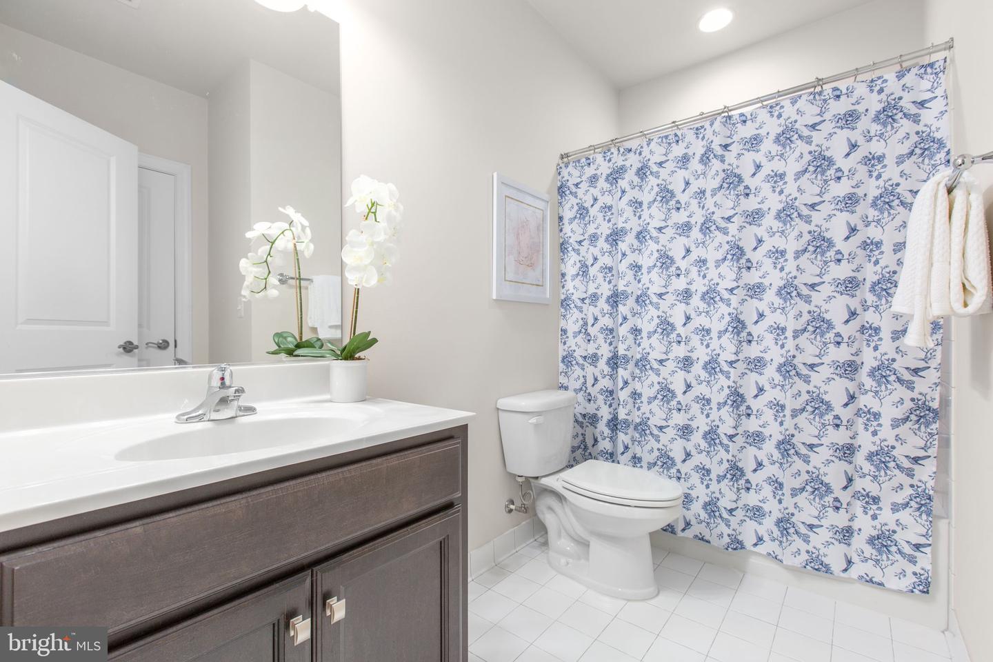 12116 HICKORY FALLS CT, WOODBRIDGE, Virginia 22192, 6 Bedrooms Bedrooms, ,5 BathroomsBathrooms,Residential,For sale,12116 HICKORY FALLS CT,VAPW2100886 MLS # VAPW2100886