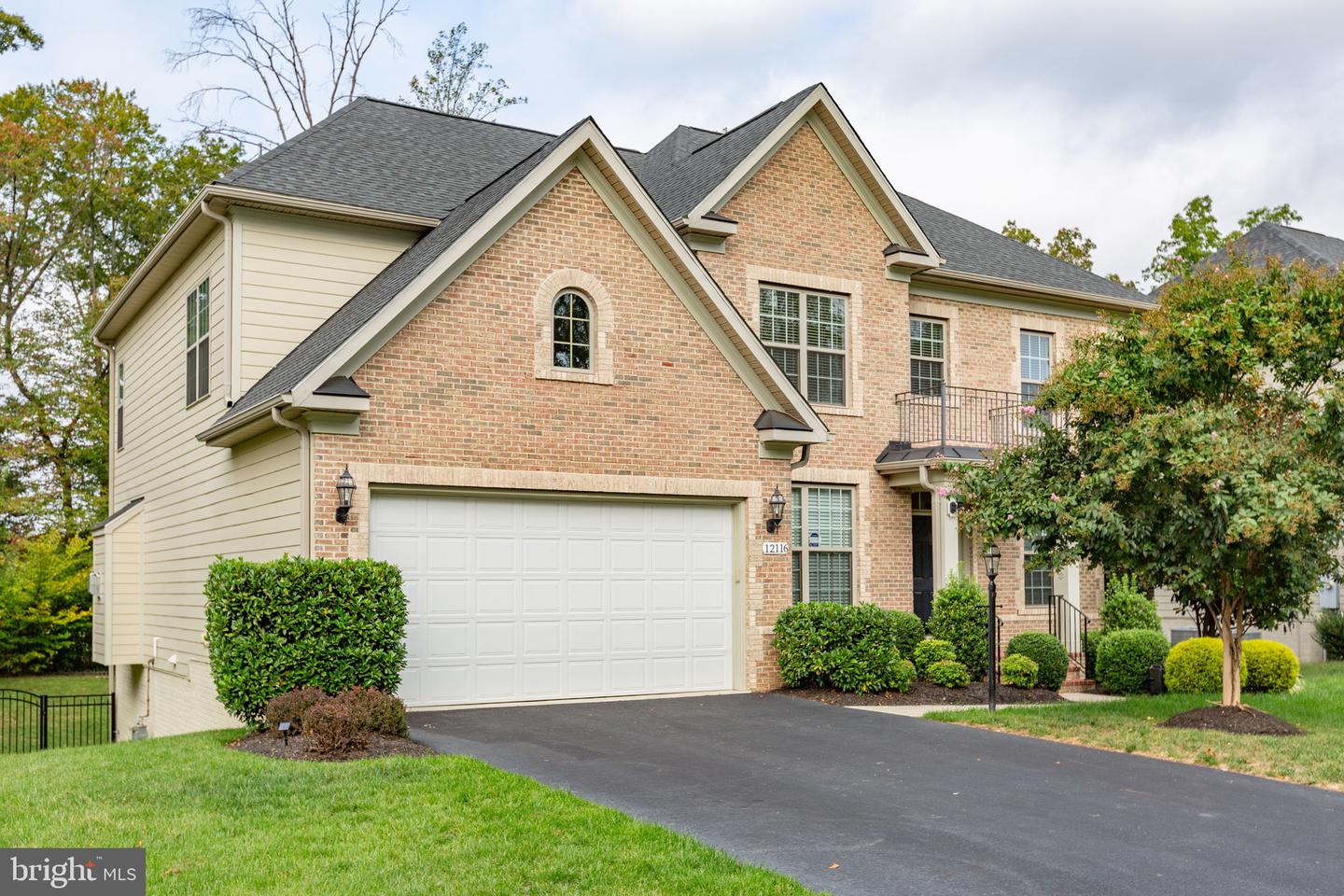 12116 HICKORY FALLS CT, WOODBRIDGE, Virginia 22192, 6 Bedrooms Bedrooms, ,5 BathroomsBathrooms,Residential,For sale,12116 HICKORY FALLS CT,VAPW2100886 MLS # VAPW2100886