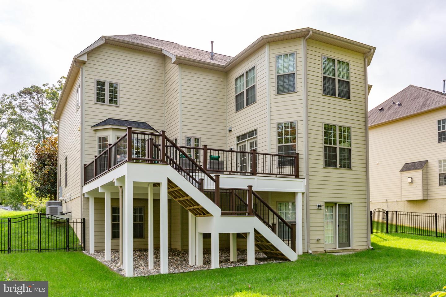 12116 HICKORY FALLS CT, WOODBRIDGE, Virginia 22192, 6 Bedrooms Bedrooms, ,5 BathroomsBathrooms,Residential,For sale,12116 HICKORY FALLS CT,VAPW2100886 MLS # VAPW2100886