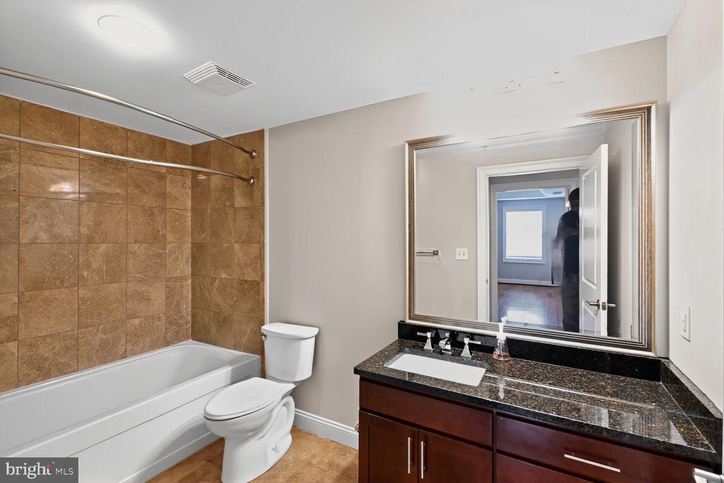6301 EDSALL RD #106, ALEXANDRIA, Virginia 22312, 1 Bedroom Bedrooms, ,1 BathroomBathrooms,Residential,For sale,6301 EDSALL RD #106,VAFX2261874 MLS # VAFX2261874