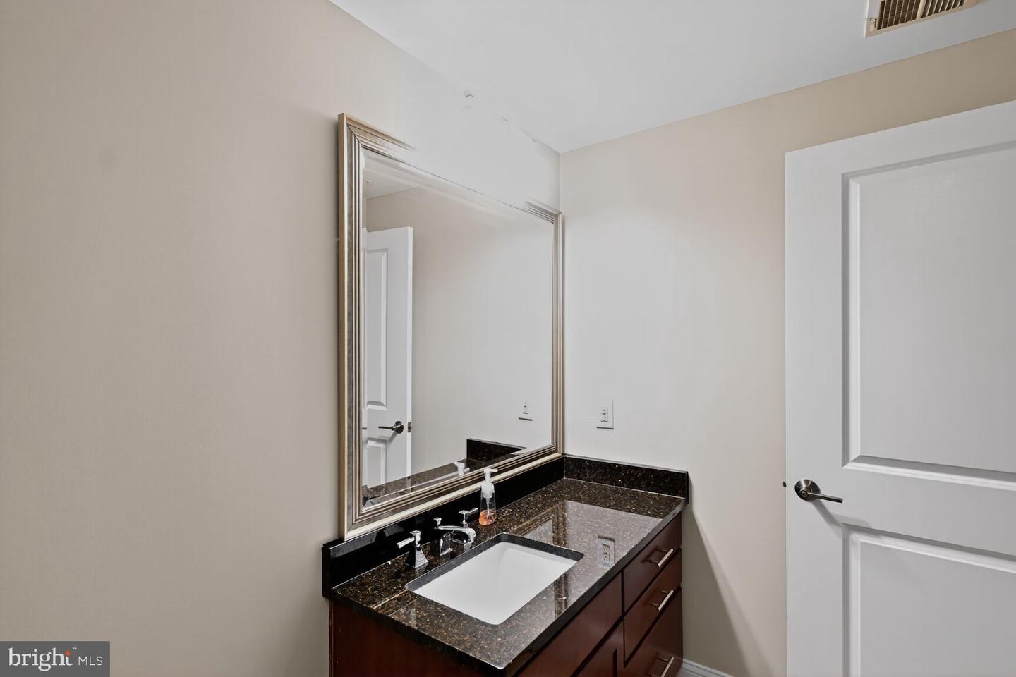6301 EDSALL RD #106, ALEXANDRIA, Virginia 22312, 1 Bedroom Bedrooms, ,1 BathroomBathrooms,Residential,For sale,6301 EDSALL RD #106,VAFX2261874 MLS # VAFX2261874