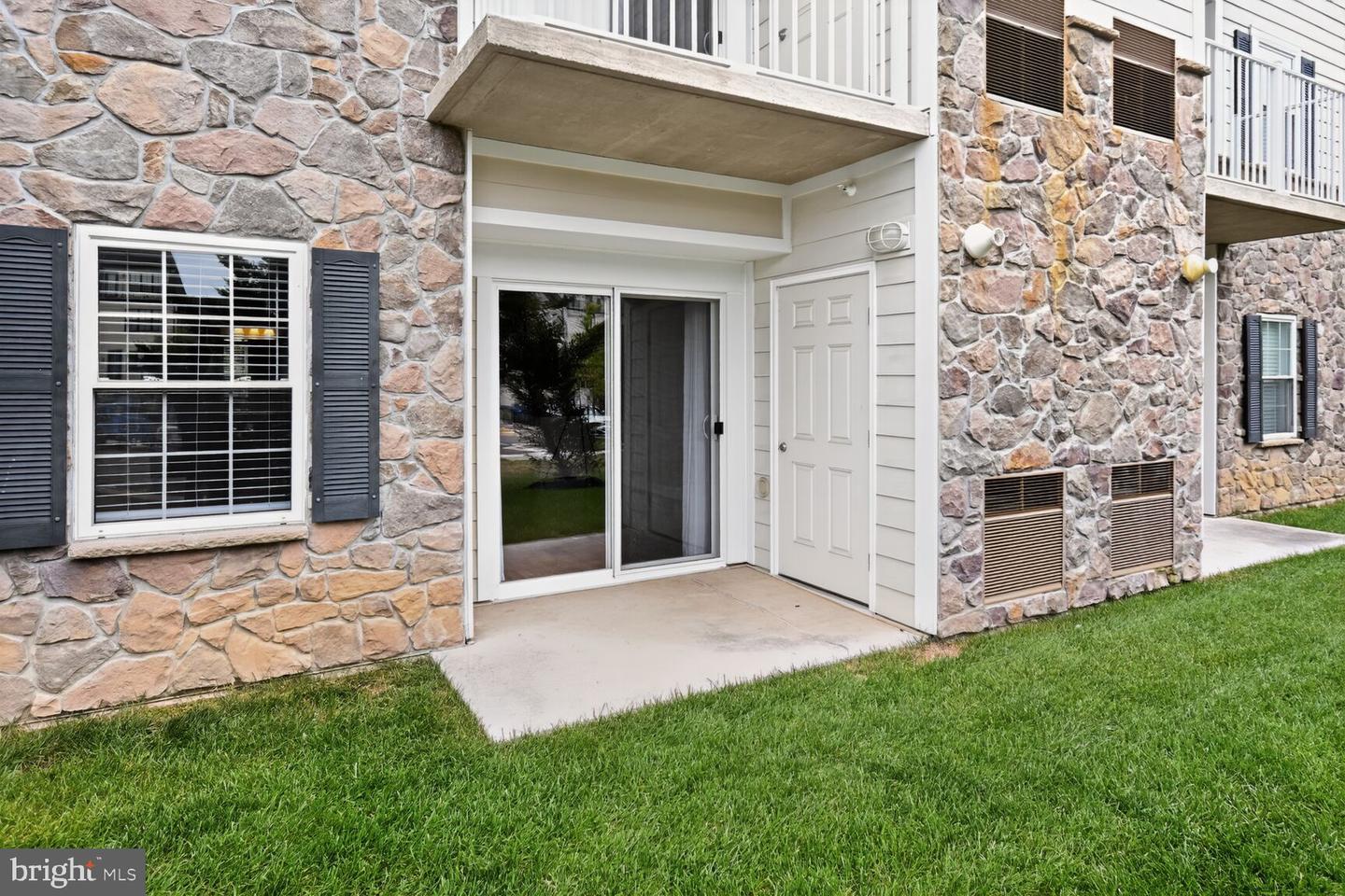 6301 EDSALL RD #106, ALEXANDRIA, Virginia 22312, 1 Bedroom Bedrooms, ,1 BathroomBathrooms,Residential,For sale,6301 EDSALL RD #106,VAFX2261874 MLS # VAFX2261874