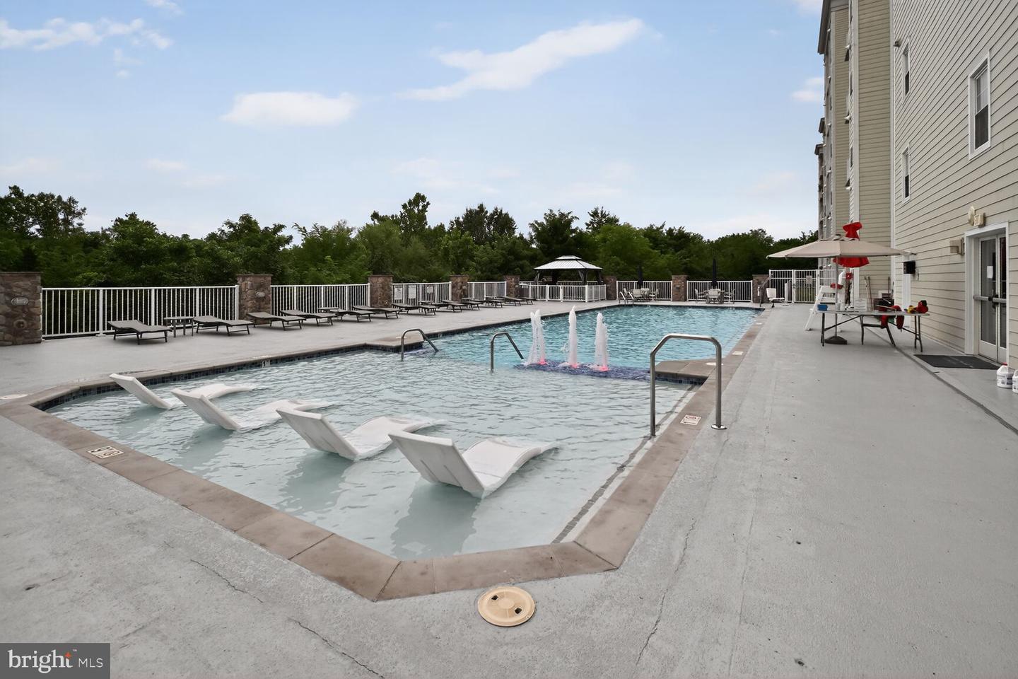 6301 EDSALL RD #106, ALEXANDRIA, Virginia 22312, 1 Bedroom Bedrooms, ,1 BathroomBathrooms,Residential,For sale,6301 EDSALL RD #106,VAFX2261874 MLS # VAFX2261874
