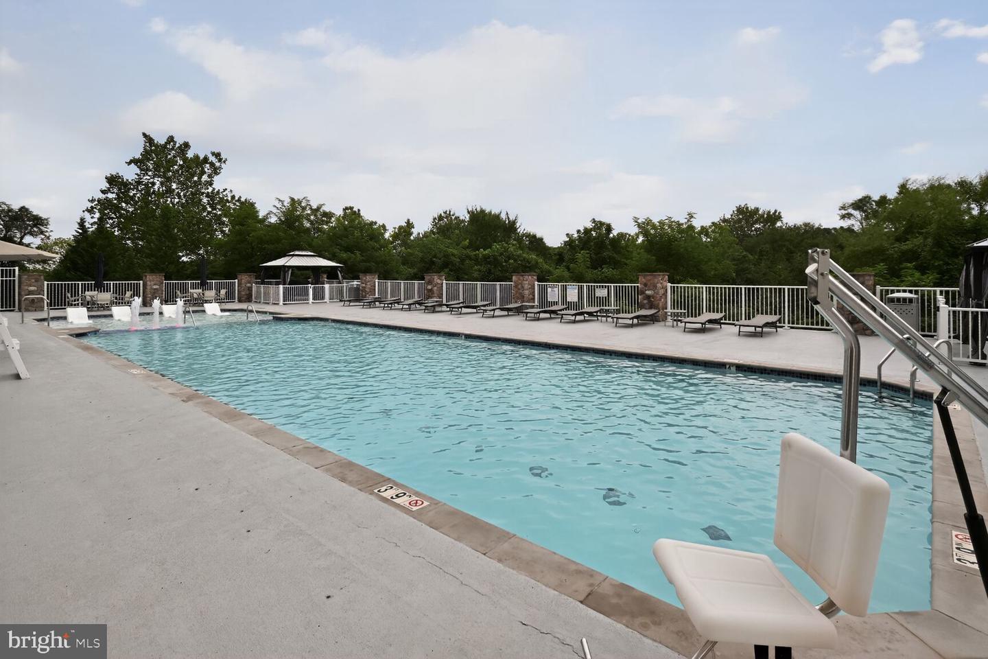 6301 EDSALL RD #106, ALEXANDRIA, Virginia 22312, 1 Bedroom Bedrooms, ,1 BathroomBathrooms,Residential,For sale,6301 EDSALL RD #106,VAFX2261874 MLS # VAFX2261874