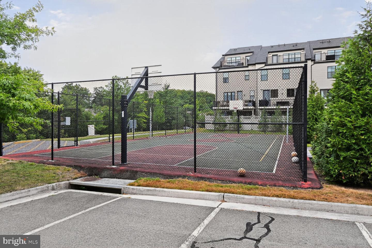 6301 EDSALL RD #106, ALEXANDRIA, Virginia 22312, 1 Bedroom Bedrooms, ,1 BathroomBathrooms,Residential,For sale,6301 EDSALL RD #106,VAFX2261874 MLS # VAFX2261874