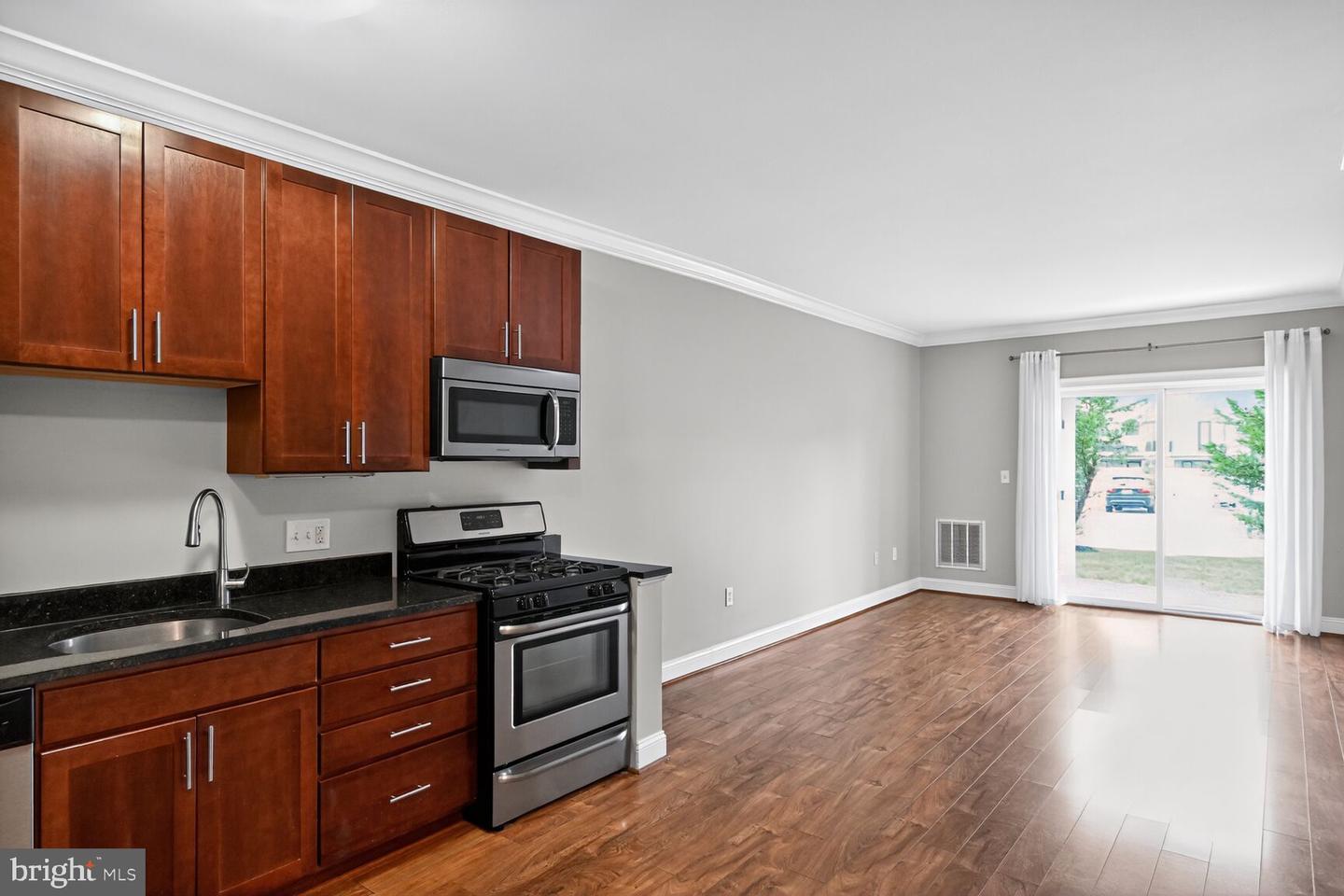 6301 EDSALL RD #106, ALEXANDRIA, Virginia 22312, 1 Bedroom Bedrooms, ,1 BathroomBathrooms,Residential,For sale,6301 EDSALL RD #106,VAFX2261874 MLS # VAFX2261874