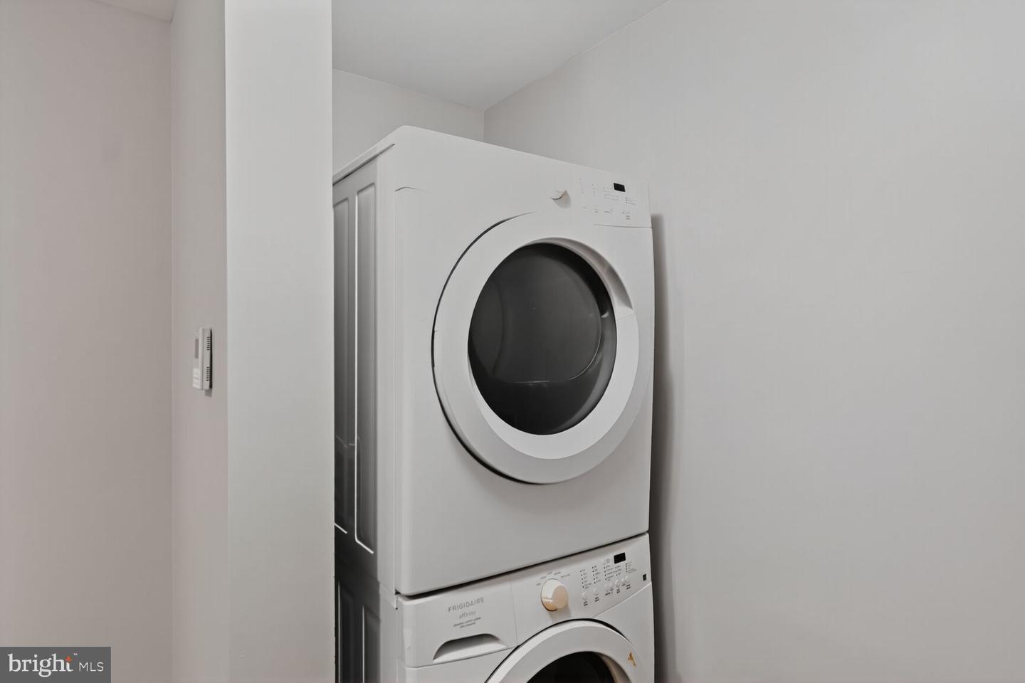 6301 EDSALL RD #106, ALEXANDRIA, Virginia 22312, 1 Bedroom Bedrooms, ,1 BathroomBathrooms,Residential,For sale,6301 EDSALL RD #106,VAFX2261874 MLS # VAFX2261874