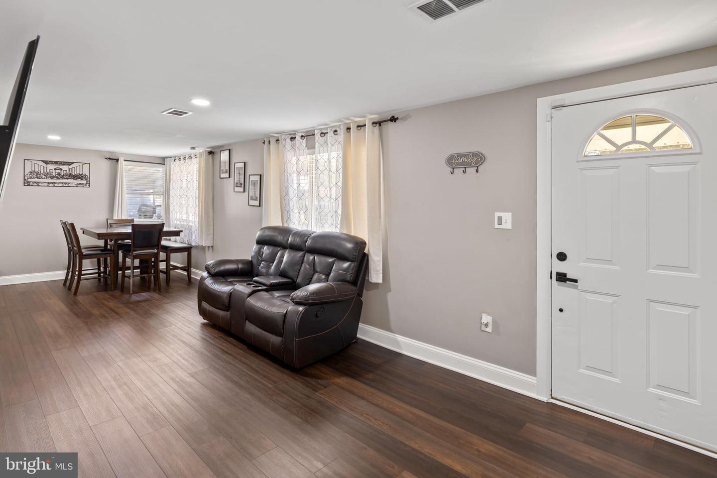 7239 SMITH STATION RD, FREDERICKSBURG, Virginia 22407, 4 Bedrooms Bedrooms, 4 Rooms Rooms,2 BathroomsBathrooms,Residential,For sale,7239 SMITH STATION RD,VASP2035740 MLS # VASP2035740