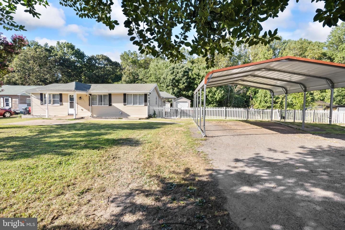 7239 SMITH STATION RD, FREDERICKSBURG, Virginia 22407, 4 Bedrooms Bedrooms, 4 Rooms Rooms,2 BathroomsBathrooms,Residential,For sale,7239 SMITH STATION RD,VASP2035740 MLS # VASP2035740
