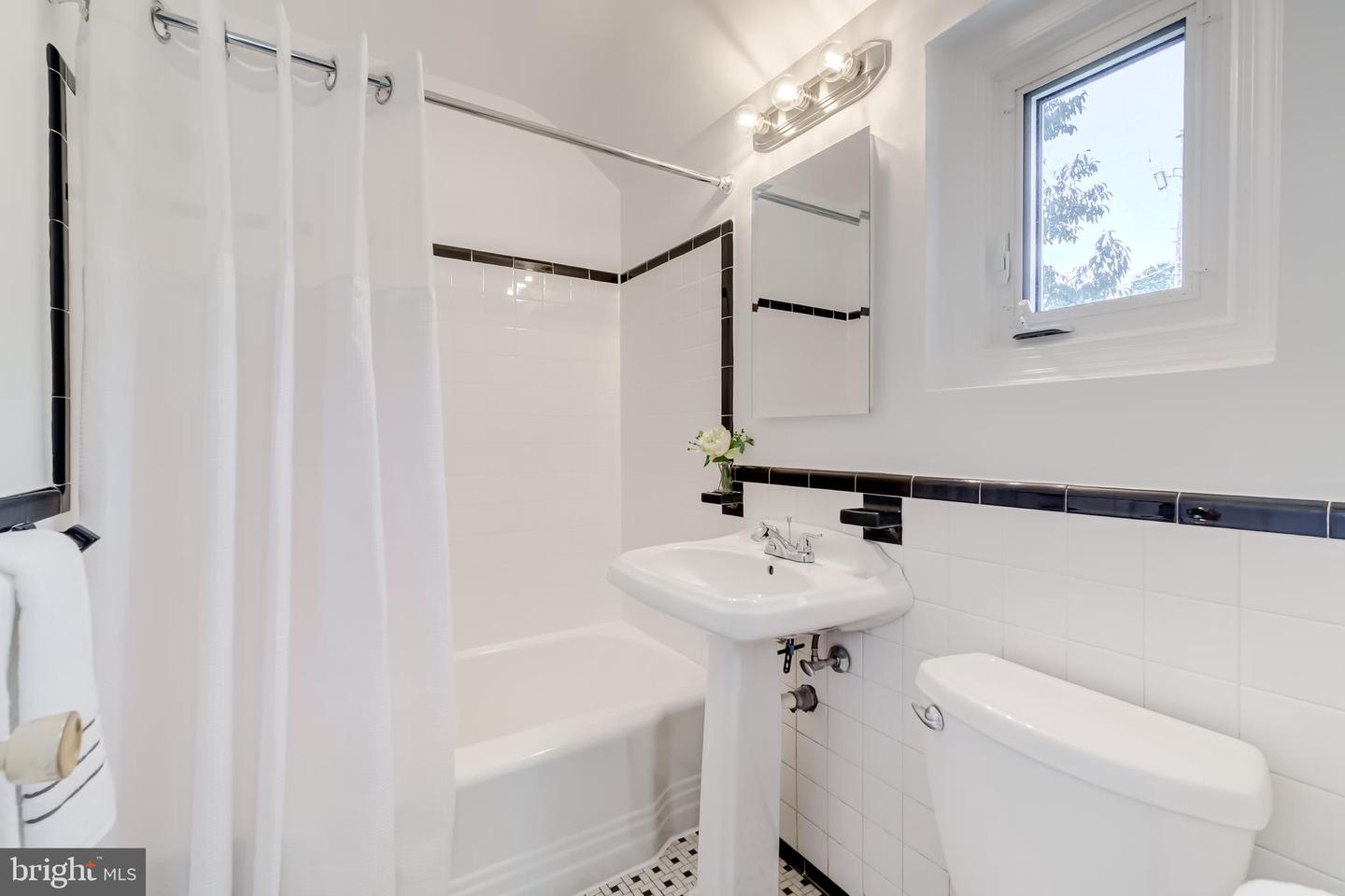 4841 1ST ST S, ARLINGTON, Virginia 22204, 3 Bedrooms Bedrooms, ,2 BathroomsBathrooms,Residential,For sale,4841 1ST ST S,VAAR2062754 MLS # VAAR2062754