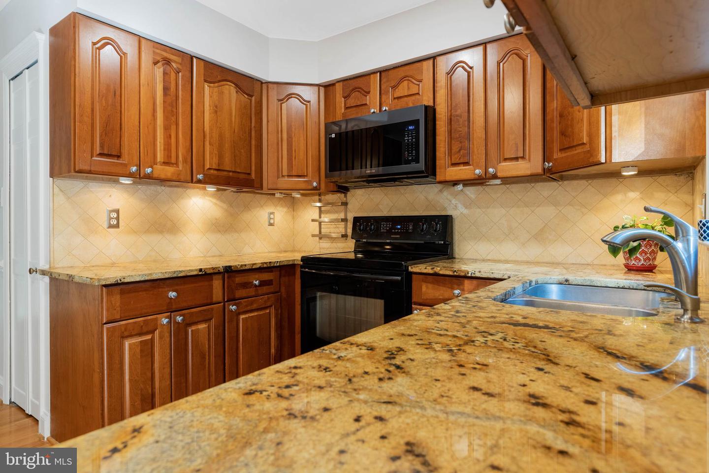 8710 WHITSON CT, SPRINGFIELD, Virginia 22153, 4 Bedrooms Bedrooms, 7 Rooms Rooms,2 BathroomsBathrooms,Residential,For sale,8710 WHITSON CT,VAFX2263808 MLS # VAFX2263808
