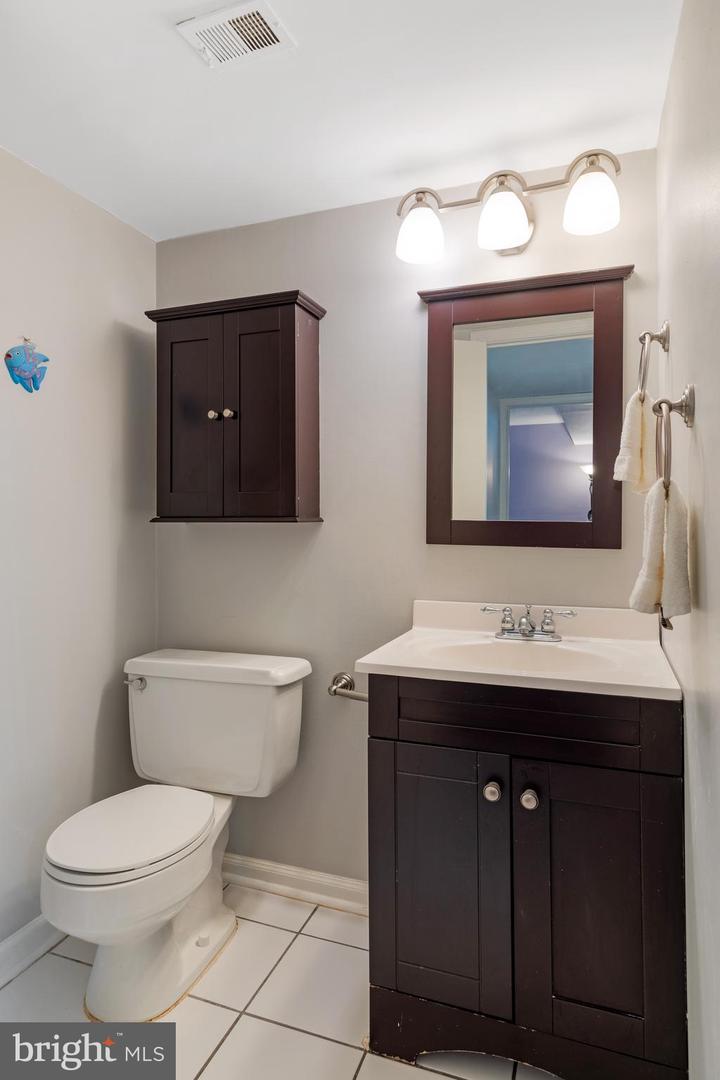 8710 WHITSON CT, SPRINGFIELD, Virginia 22153, 4 Bedrooms Bedrooms, 7 Rooms Rooms,2 BathroomsBathrooms,Residential,For sale,8710 WHITSON CT,VAFX2263808 MLS # VAFX2263808