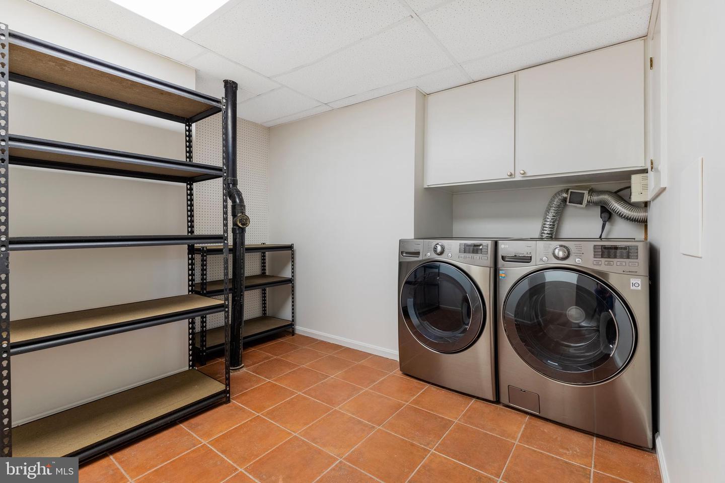 8710 WHITSON CT, SPRINGFIELD, Virginia 22153, 4 Bedrooms Bedrooms, 7 Rooms Rooms,2 BathroomsBathrooms,Residential,For sale,8710 WHITSON CT,VAFX2263808 MLS # VAFX2263808