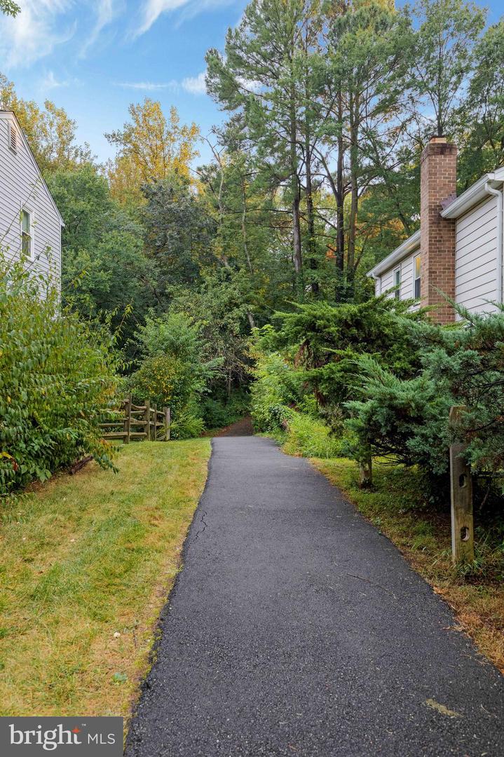 8710 WHITSON CT, SPRINGFIELD, Virginia 22153, 4 Bedrooms Bedrooms, 7 Rooms Rooms,2 BathroomsBathrooms,Residential,For sale,8710 WHITSON CT,VAFX2263808 MLS # VAFX2263808
