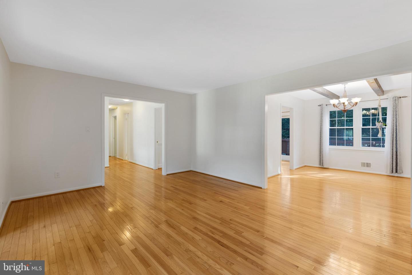8710 WHITSON CT, SPRINGFIELD, Virginia 22153, 4 Bedrooms Bedrooms, 7 Rooms Rooms,2 BathroomsBathrooms,Residential,For sale,8710 WHITSON CT,VAFX2263808 MLS # VAFX2263808