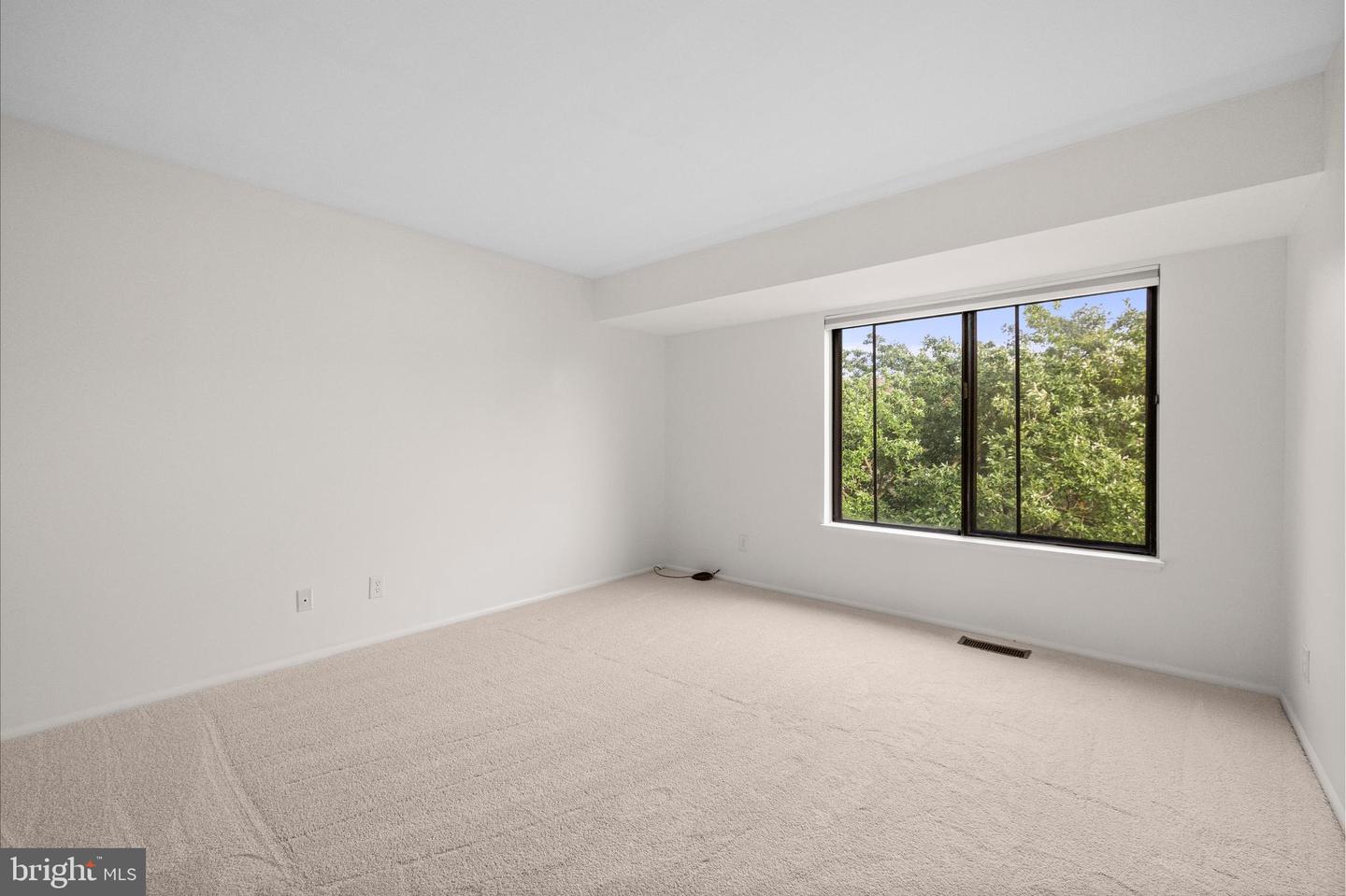 1709 WESTWIND WAY #10B, MCLEAN, Virginia 22102, 3 Bedrooms Bedrooms, ,2 BathroomsBathrooms,Residential,For sale,1709 WESTWIND WAY #10B,VAFX2265790 MLS # VAFX2265790
