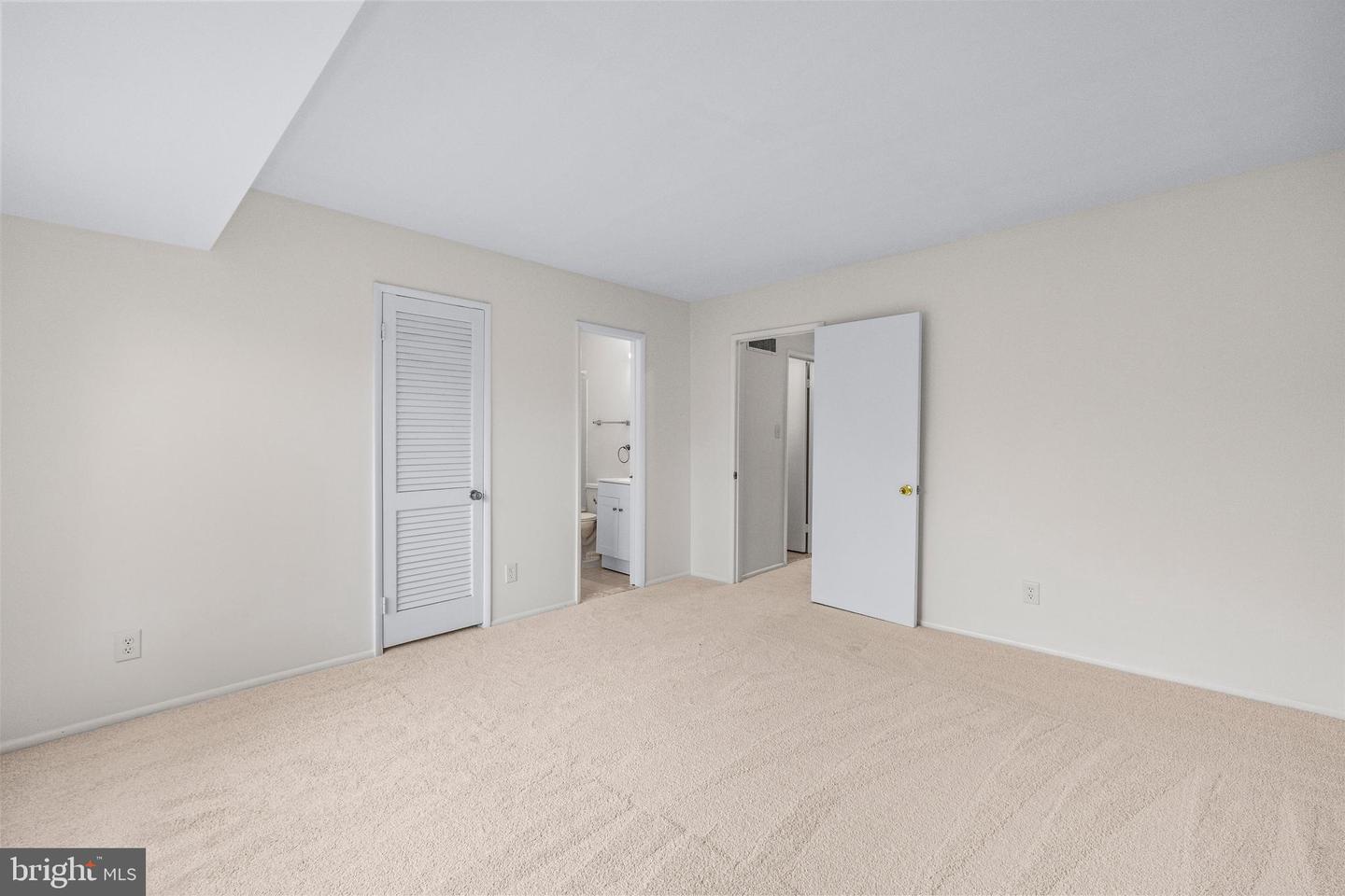 1709 WESTWIND WAY #10B, MCLEAN, Virginia 22102, 3 Bedrooms Bedrooms, ,2 BathroomsBathrooms,Residential,For sale,1709 WESTWIND WAY #10B,VAFX2265790 MLS # VAFX2265790