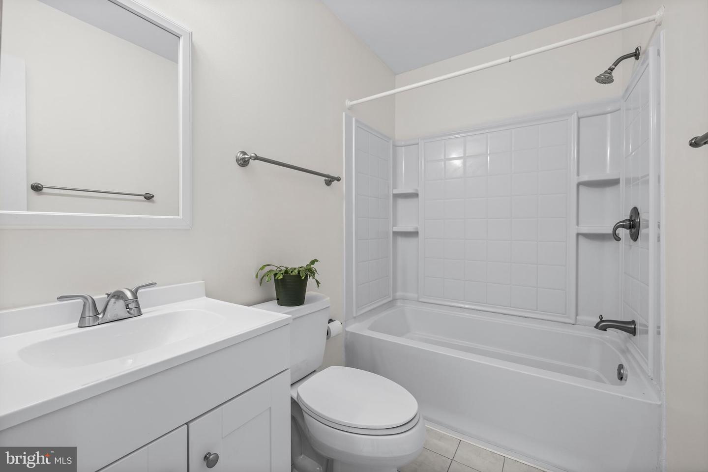 1709 WESTWIND WAY #10B, MCLEAN, Virginia 22102, 3 Bedrooms Bedrooms, ,2 BathroomsBathrooms,Residential,For sale,1709 WESTWIND WAY #10B,VAFX2265790 MLS # VAFX2265790