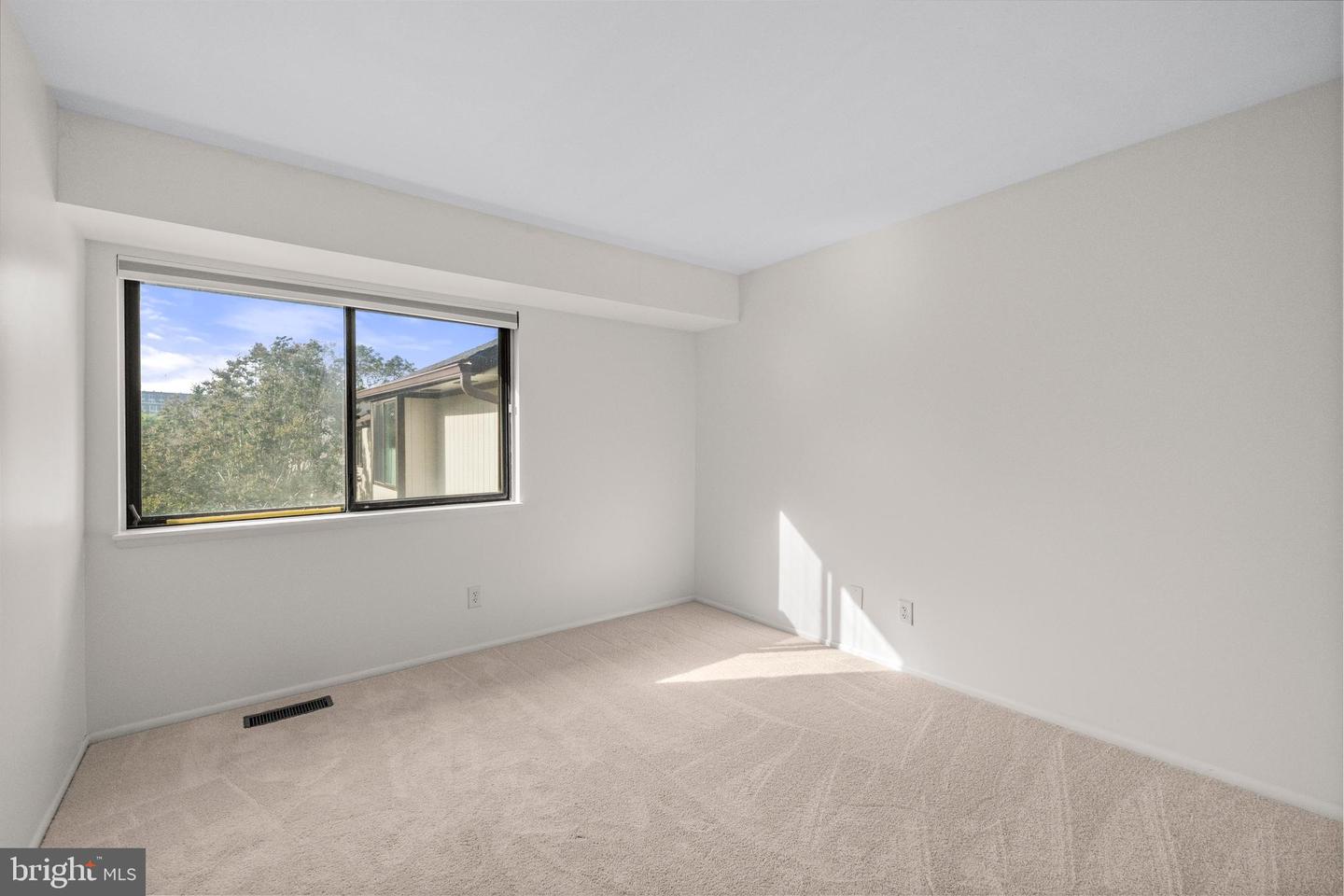 1709 WESTWIND WAY #10B, MCLEAN, Virginia 22102, 3 Bedrooms Bedrooms, ,2 BathroomsBathrooms,Residential,For sale,1709 WESTWIND WAY #10B,VAFX2265790 MLS # VAFX2265790
