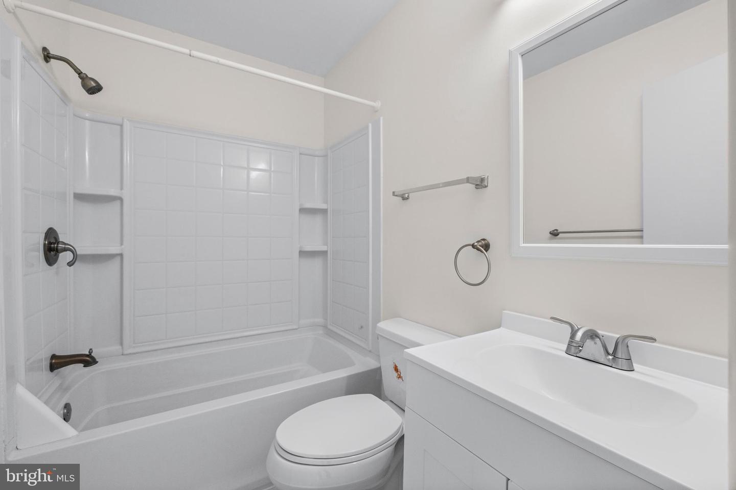 1709 WESTWIND WAY #10B, MCLEAN, Virginia 22102, 3 Bedrooms Bedrooms, ,2 BathroomsBathrooms,Residential,For sale,1709 WESTWIND WAY #10B,VAFX2265790 MLS # VAFX2265790