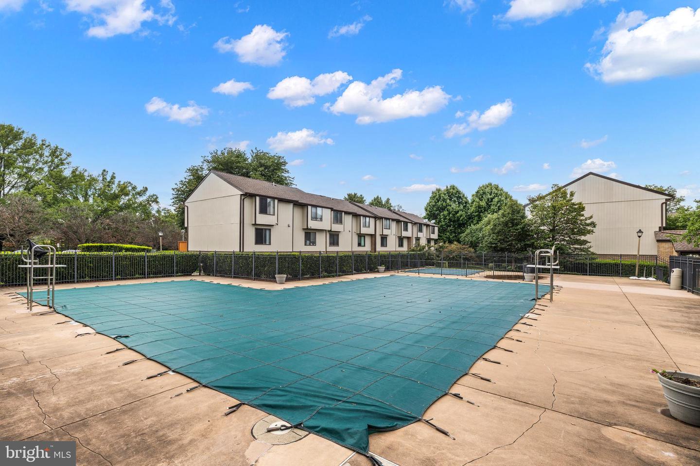 1709 WESTWIND WAY #10B, MCLEAN, Virginia 22102, 3 Bedrooms Bedrooms, ,2 BathroomsBathrooms,Residential,For sale,1709 WESTWIND WAY #10B,VAFX2265790 MLS # VAFX2265790