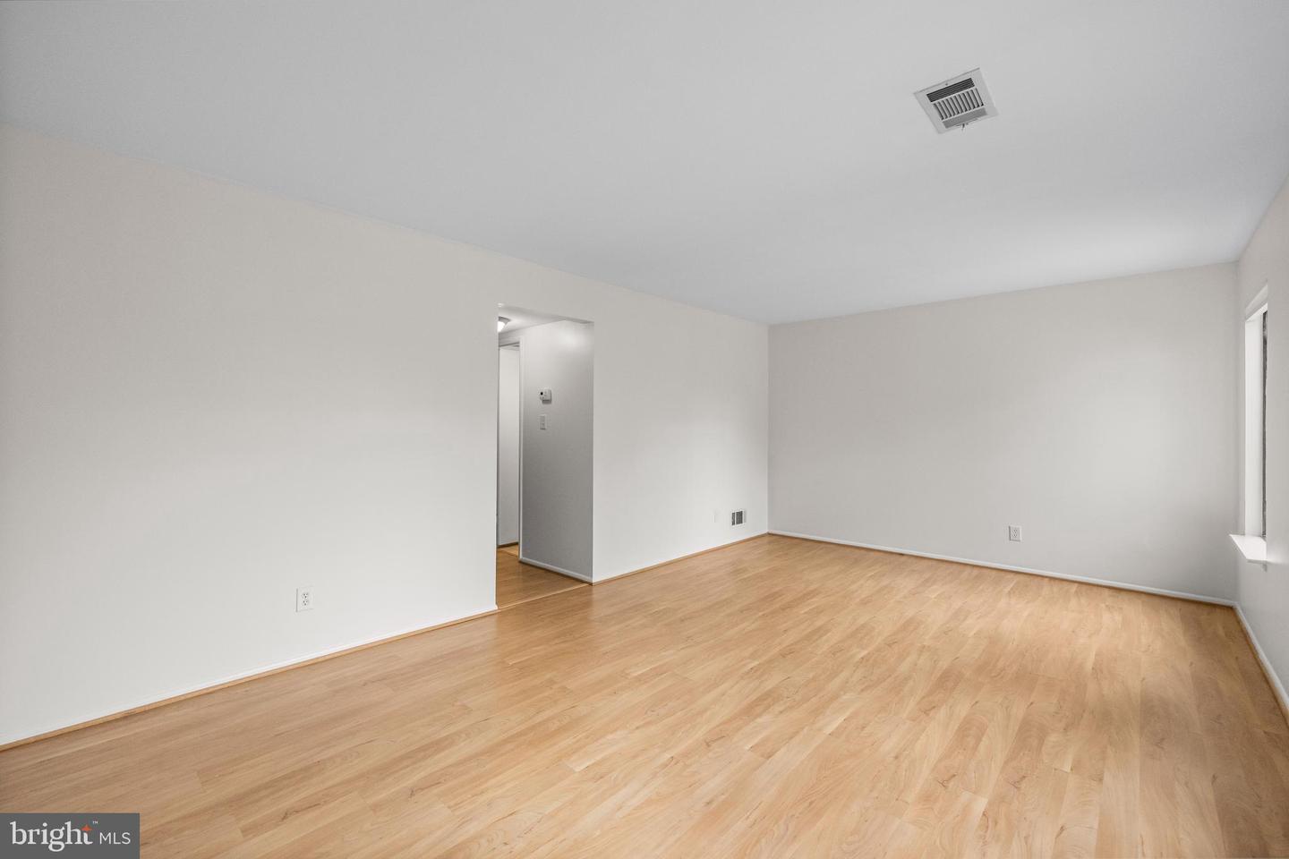 1709 WESTWIND WAY #10B, MCLEAN, Virginia 22102, 3 Bedrooms Bedrooms, ,2 BathroomsBathrooms,Residential,For sale,1709 WESTWIND WAY #10B,VAFX2265790 MLS # VAFX2265790