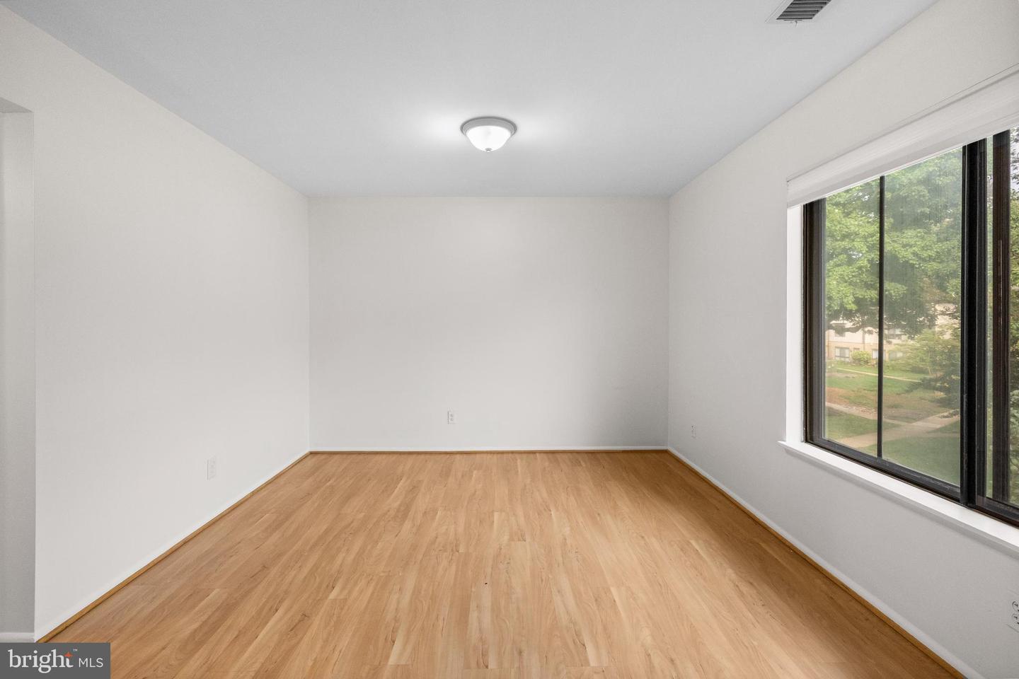 1709 WESTWIND WAY #10B, MCLEAN, Virginia 22102, 3 Bedrooms Bedrooms, ,2 BathroomsBathrooms,Residential,For sale,1709 WESTWIND WAY #10B,VAFX2265790 MLS # VAFX2265790