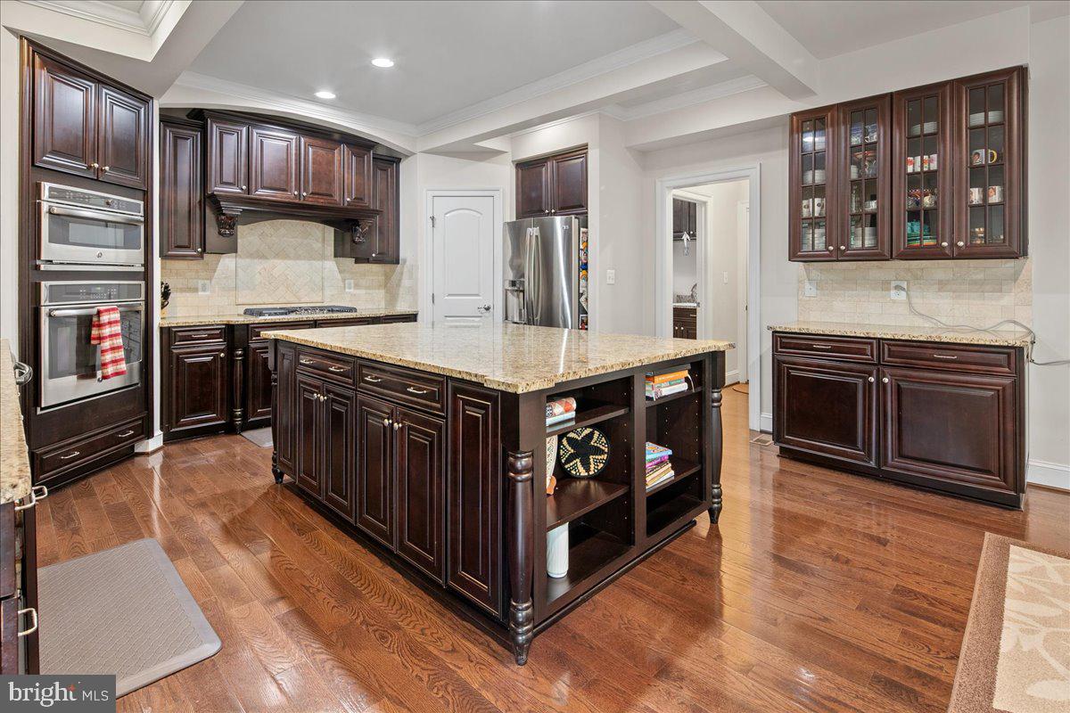 9420 FERRY LANDING CT, ALEXANDRIA, Virginia 22309, 5 Bedrooms Bedrooms, ,4 BathroomsBathrooms,Residential,For sale,9420 FERRY LANDING CT,VAFX2266384 MLS # VAFX2266384