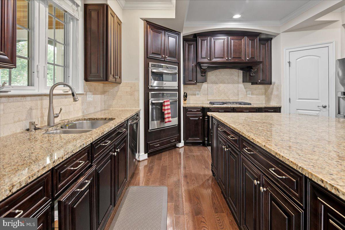 9420 FERRY LANDING CT, ALEXANDRIA, Virginia 22309, 5 Bedrooms Bedrooms, ,4 BathroomsBathrooms,Residential,For sale,9420 FERRY LANDING CT,VAFX2266384 MLS # VAFX2266384