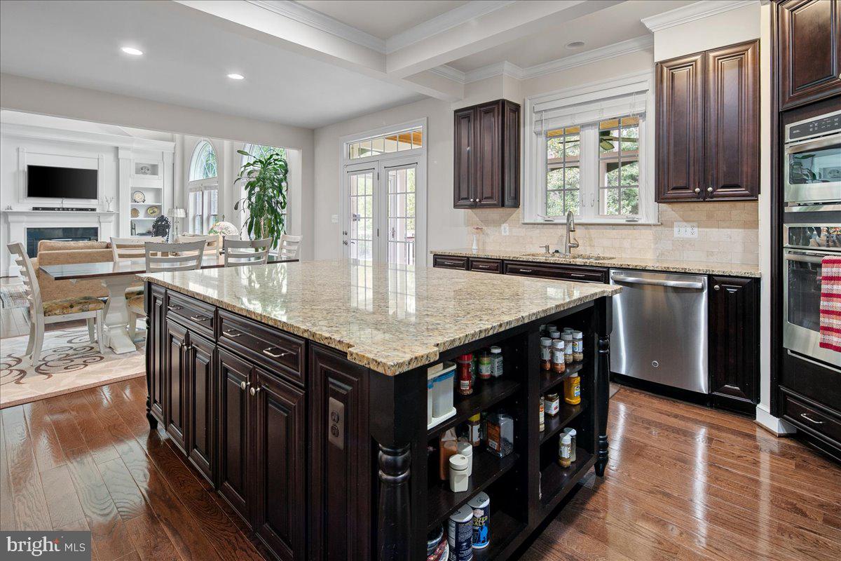 9420 FERRY LANDING CT, ALEXANDRIA, Virginia 22309, 5 Bedrooms Bedrooms, ,4 BathroomsBathrooms,Residential,For sale,9420 FERRY LANDING CT,VAFX2266384 MLS # VAFX2266384