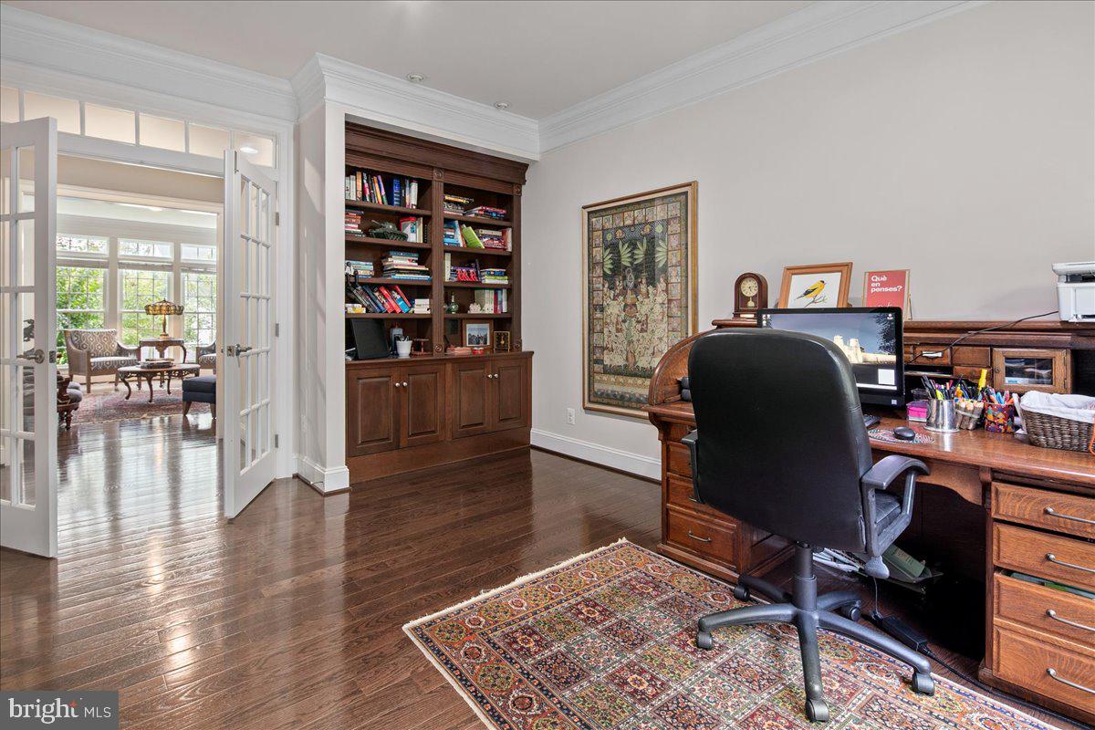 9420 FERRY LANDING CT, ALEXANDRIA, Virginia 22309, 5 Bedrooms Bedrooms, ,4 BathroomsBathrooms,Residential,For sale,9420 FERRY LANDING CT,VAFX2266384 MLS # VAFX2266384