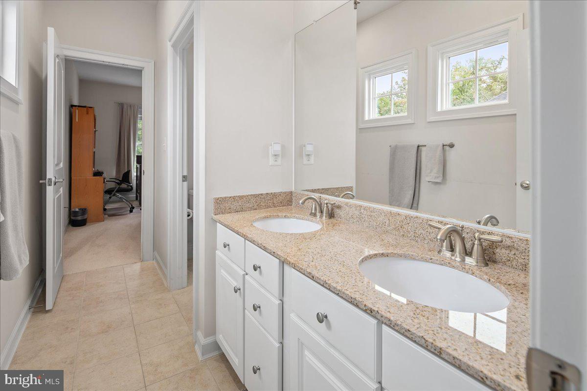 9420 FERRY LANDING CT, ALEXANDRIA, Virginia 22309, 5 Bedrooms Bedrooms, ,4 BathroomsBathrooms,Residential,For sale,9420 FERRY LANDING CT,VAFX2266384 MLS # VAFX2266384