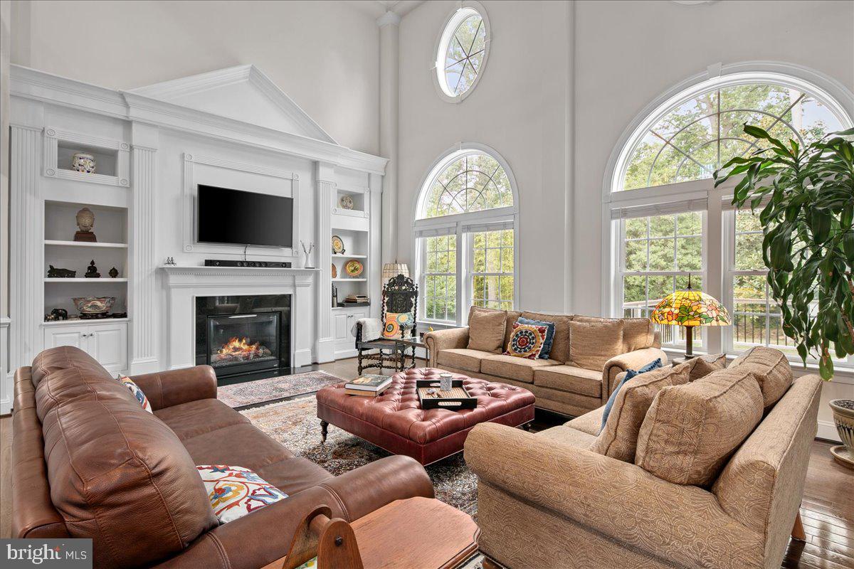 9420 FERRY LANDING CT, ALEXANDRIA, Virginia 22309, 5 Bedrooms Bedrooms, ,4 BathroomsBathrooms,Residential,For sale,9420 FERRY LANDING CT,VAFX2266384 MLS # VAFX2266384