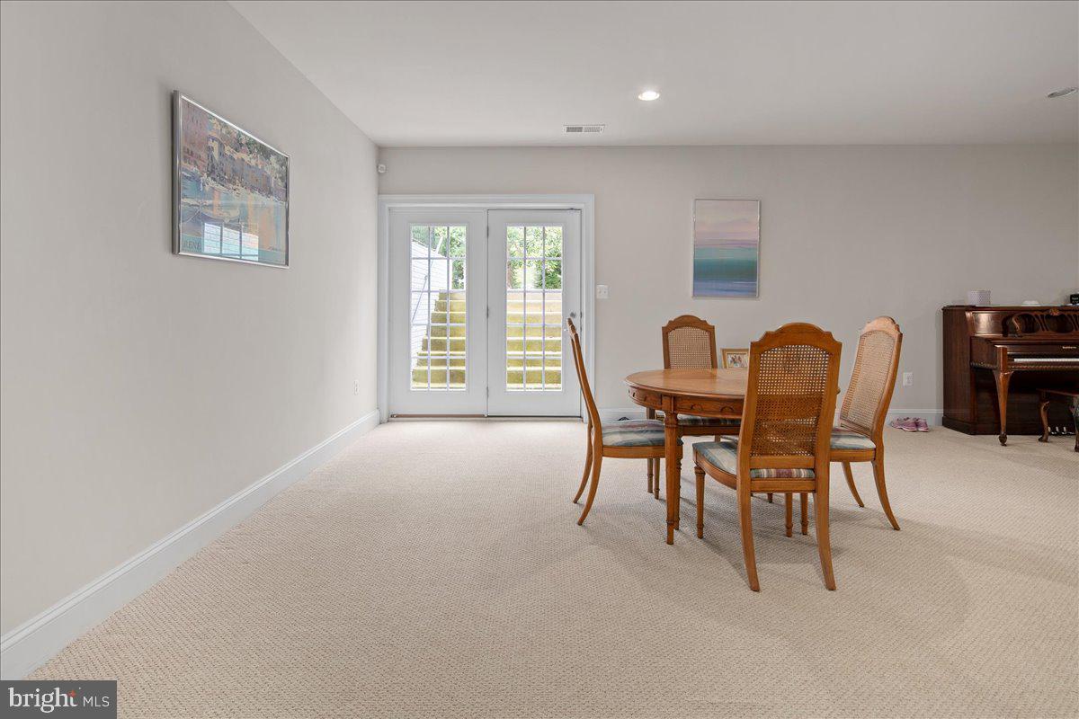 9420 FERRY LANDING CT, ALEXANDRIA, Virginia 22309, 5 Bedrooms Bedrooms, ,4 BathroomsBathrooms,Residential,For sale,9420 FERRY LANDING CT,VAFX2266384 MLS # VAFX2266384