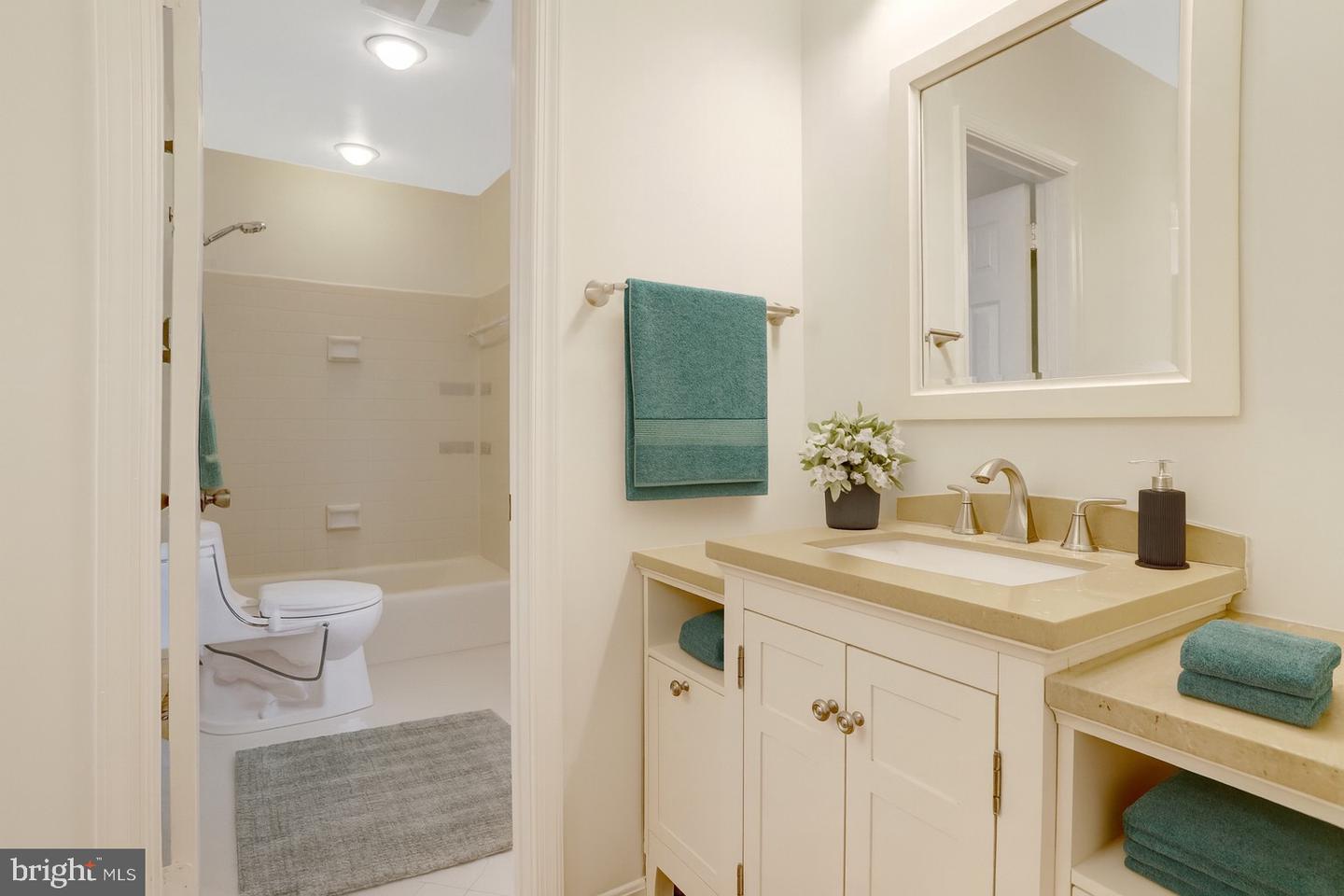 411 N BRYAN ST, ARLINGTON, Virginia 22201, 5 Bedrooms Bedrooms, ,4 BathroomsBathrooms,Residential,For sale,411 N BRYAN ST,VAAR2063526 MLS # VAAR2063526