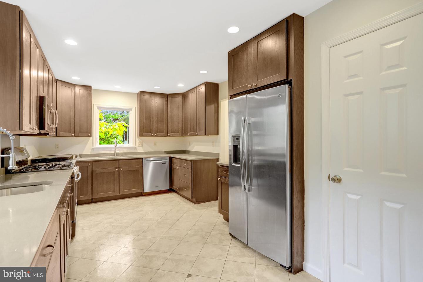 411 N BRYAN ST, ARLINGTON, Virginia 22201, 5 Bedrooms Bedrooms, ,4 BathroomsBathrooms,Residential,For sale,411 N BRYAN ST,VAAR2063526 MLS # VAAR2063526